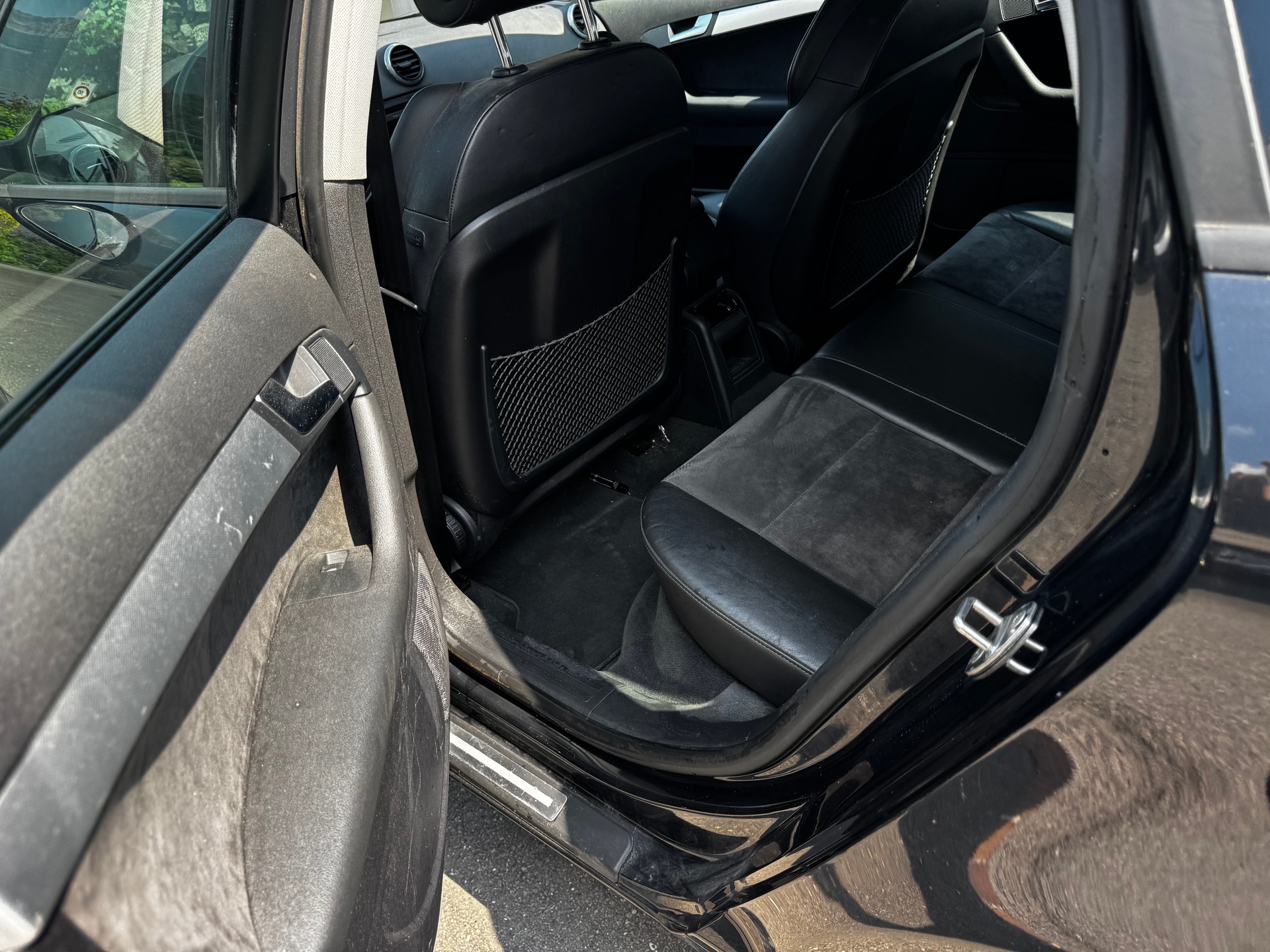 AUDI A3 1.8 TFSI Attraction quattro-image-8
