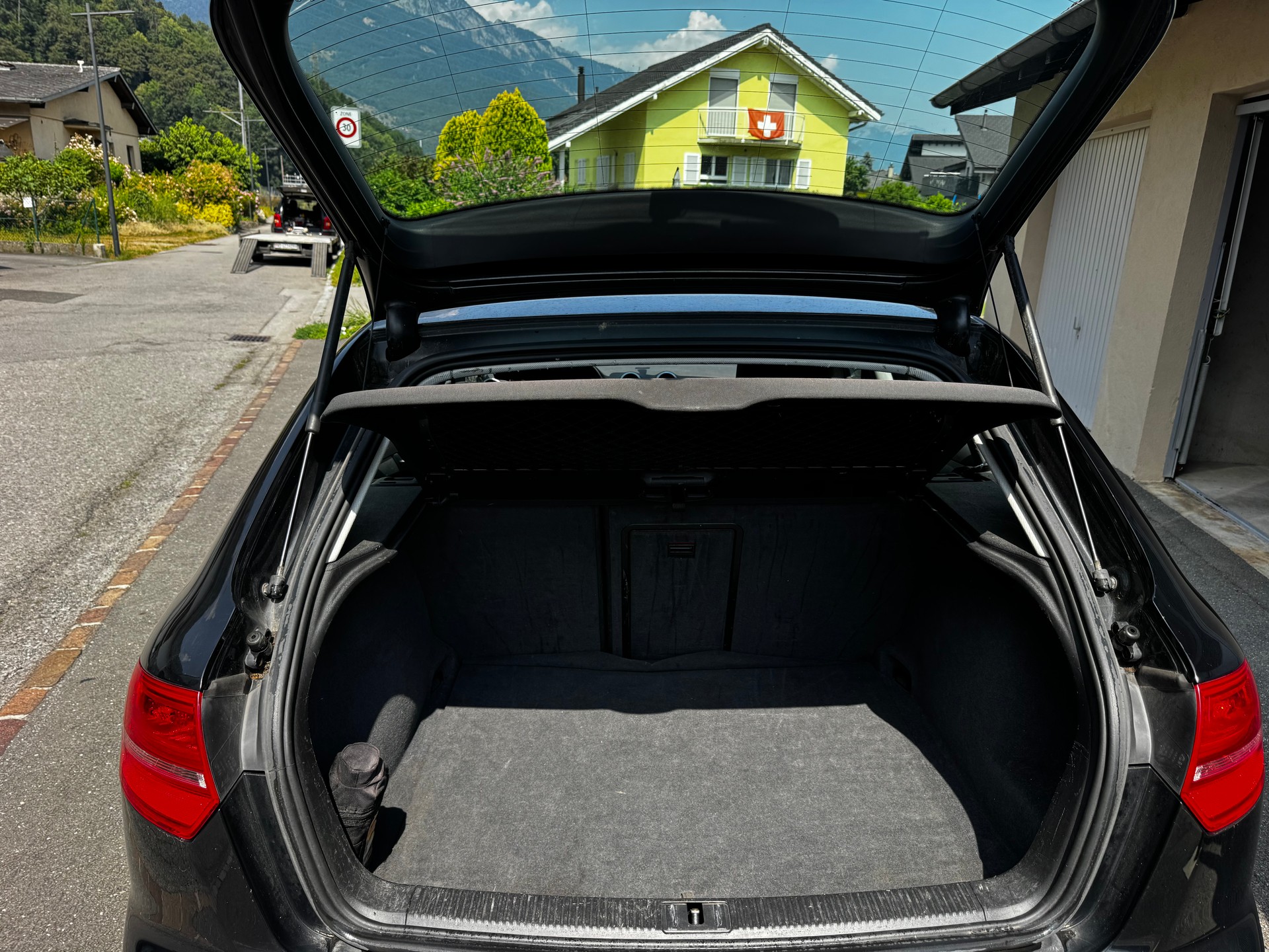 AUDI A3 1.8 TFSI Attraction quattro-image-9