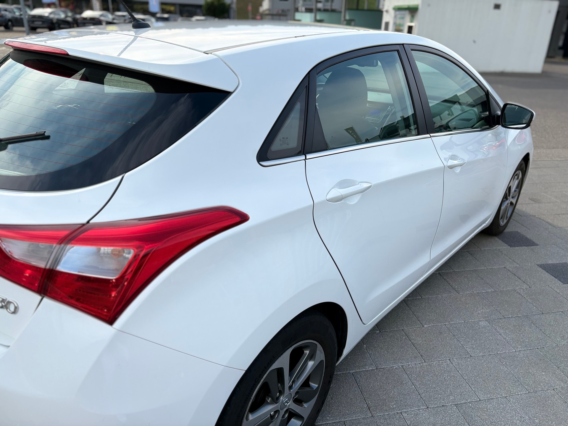 HYUNDAI i30 1.6 CRDi Plena Automatic DCT-image-1