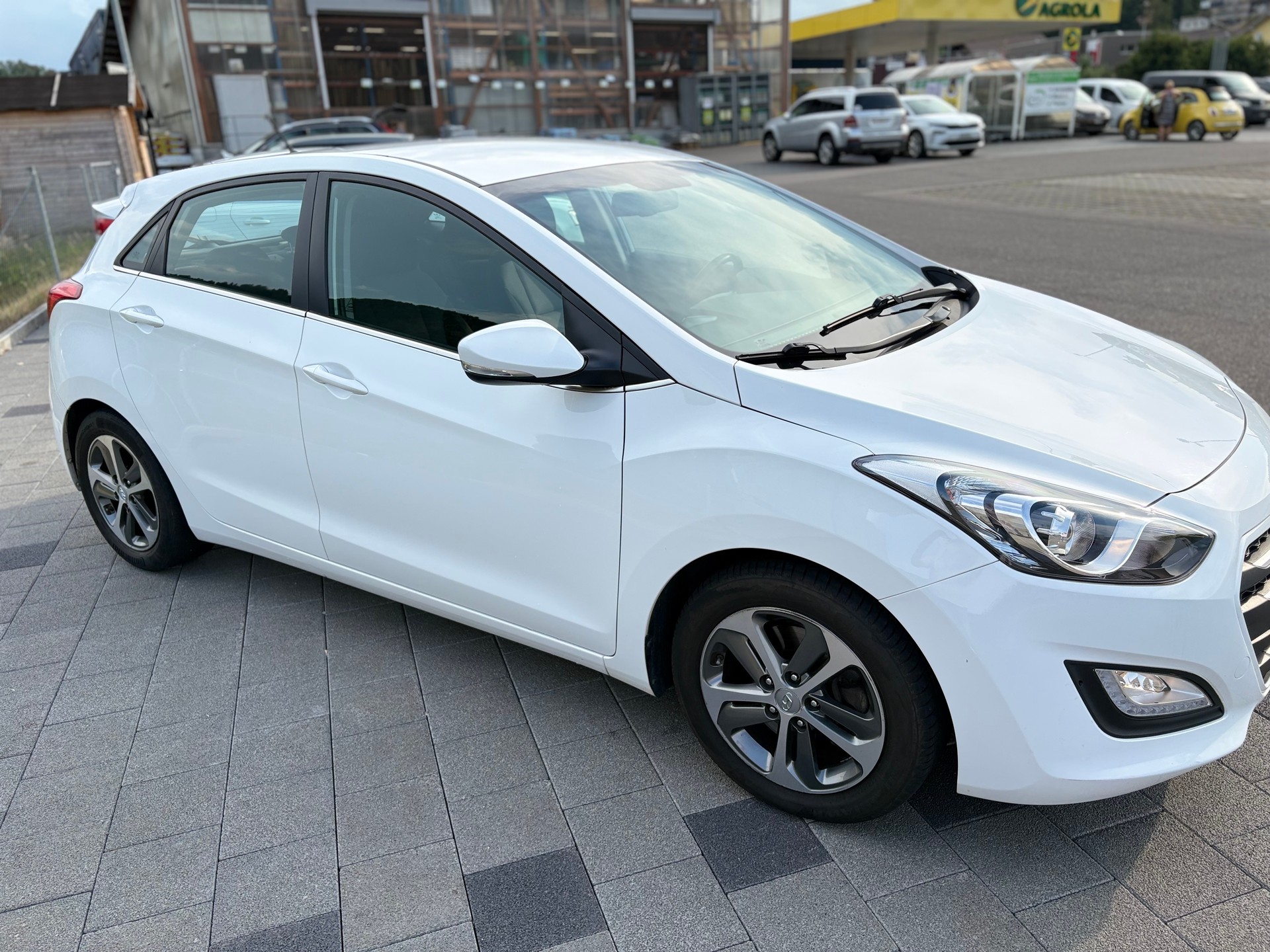 HYUNDAI i30 1.6 CRDi Plena Automatic DCT-image-2