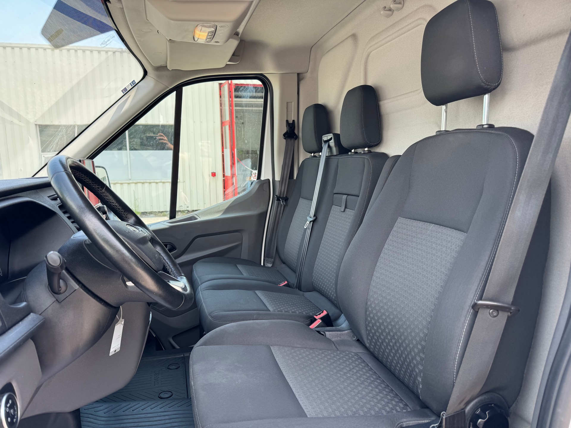 FORD Transit Van 350 L2 Trend 2.0 TDCi 130 FWD-image-7