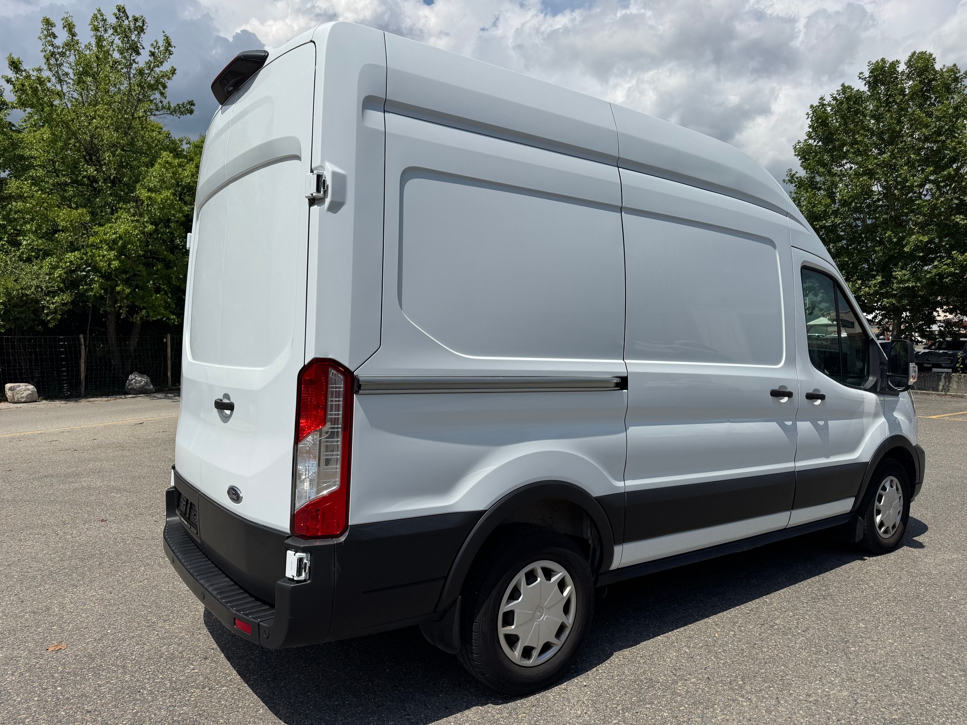FORD Transit Van 350 L2 Trend 2.0 TDCi 130 FWD-image-5