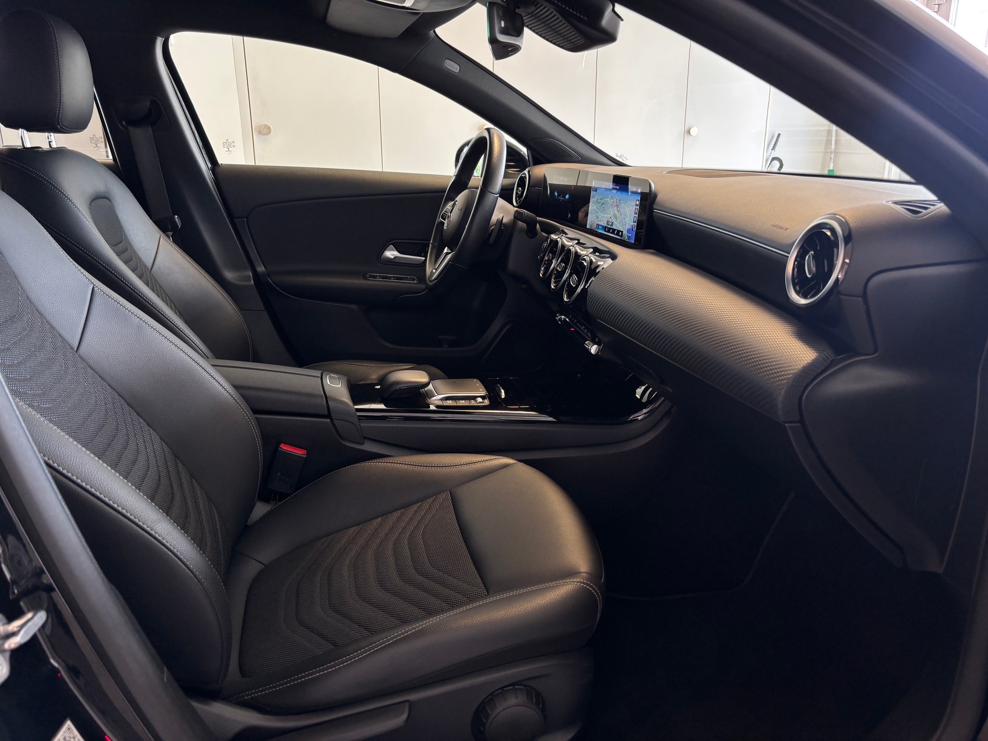 MERCEDES-BENZ A 200 SE Line 7G-DCT-image-10