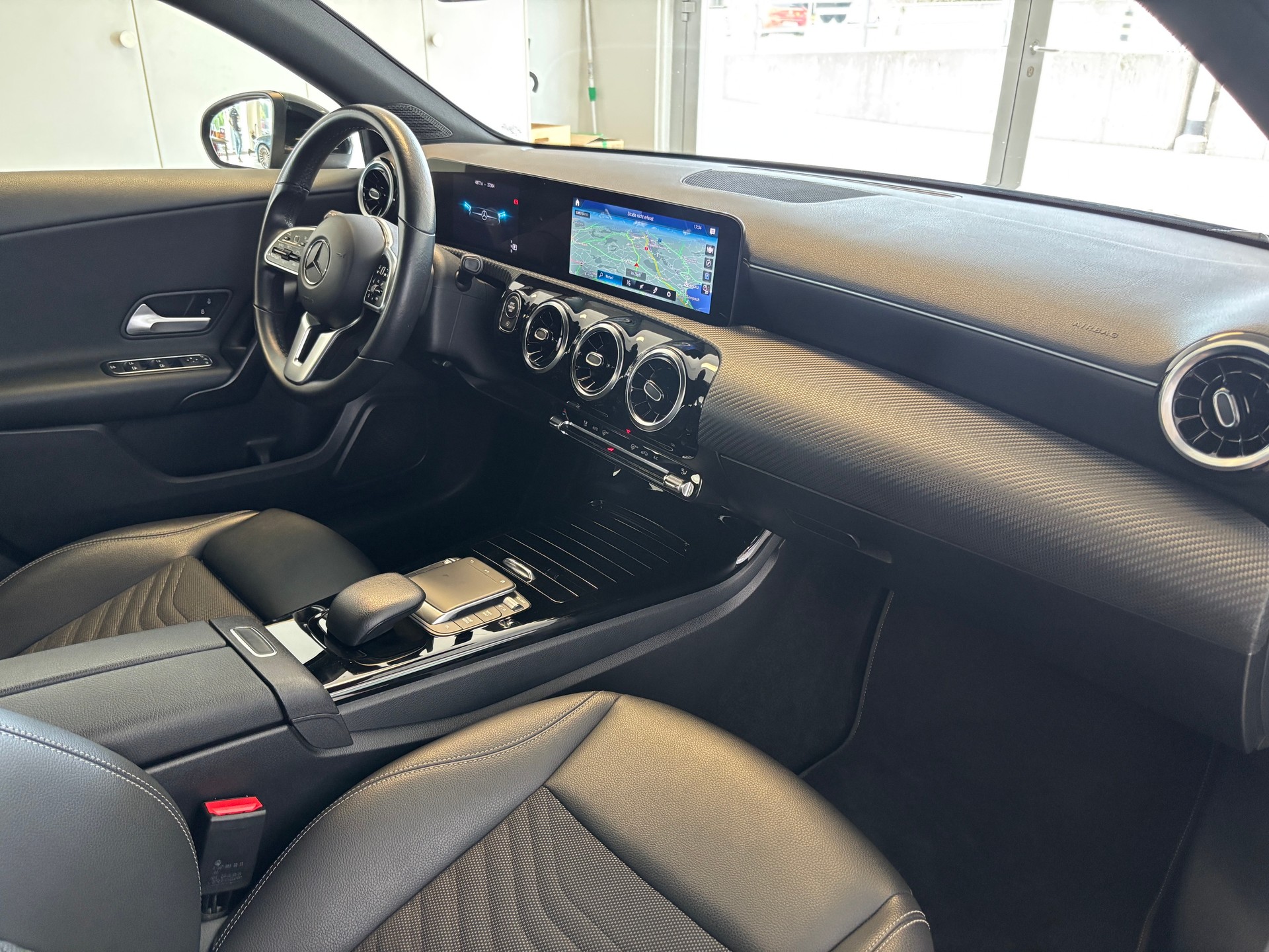 MERCEDES-BENZ A 200 SE Line 7G-DCT-image-7
