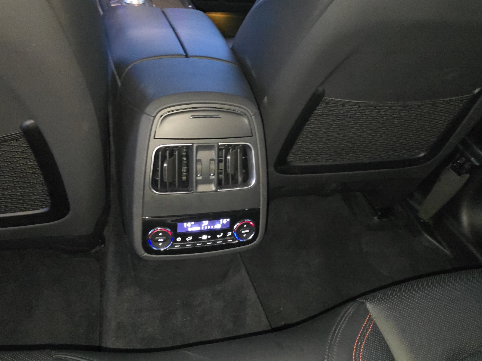 MASERATI Levante S 3.0 V6 GranLusso Automatica-image-12