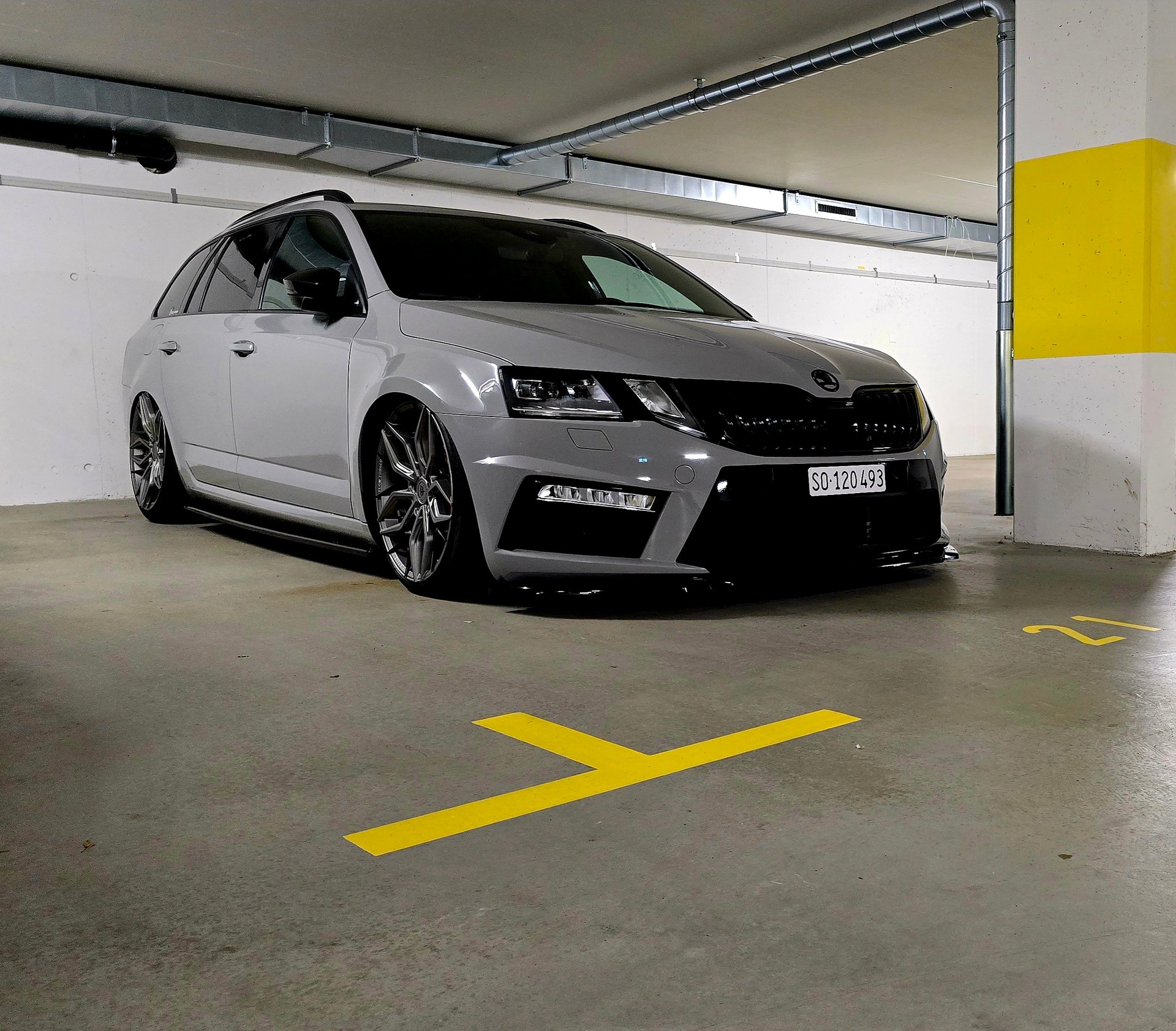 SKODA 2.0 TSI 290 RS Final Ed. DSG-image-1