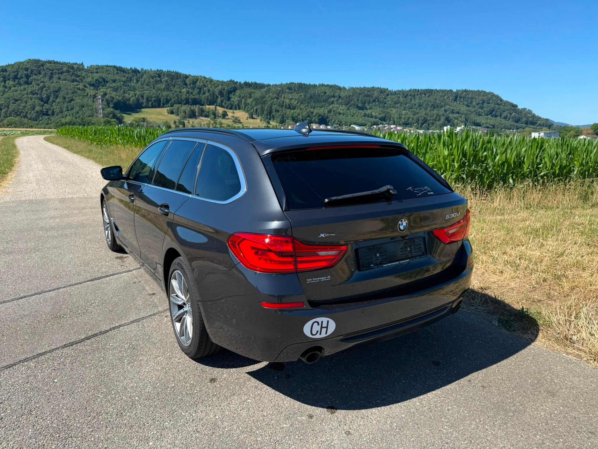 BMW 530d xDrive Touring Sport Line Steptronic-image-2