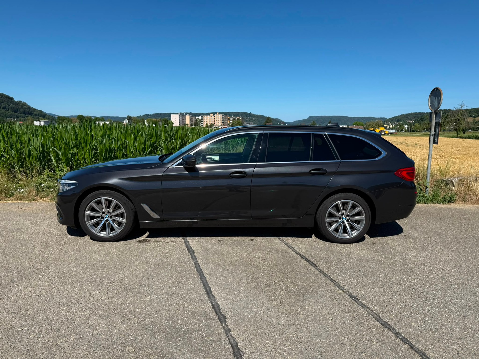 BMW 530d xDrive Touring Sport Line Steptronic-image-1