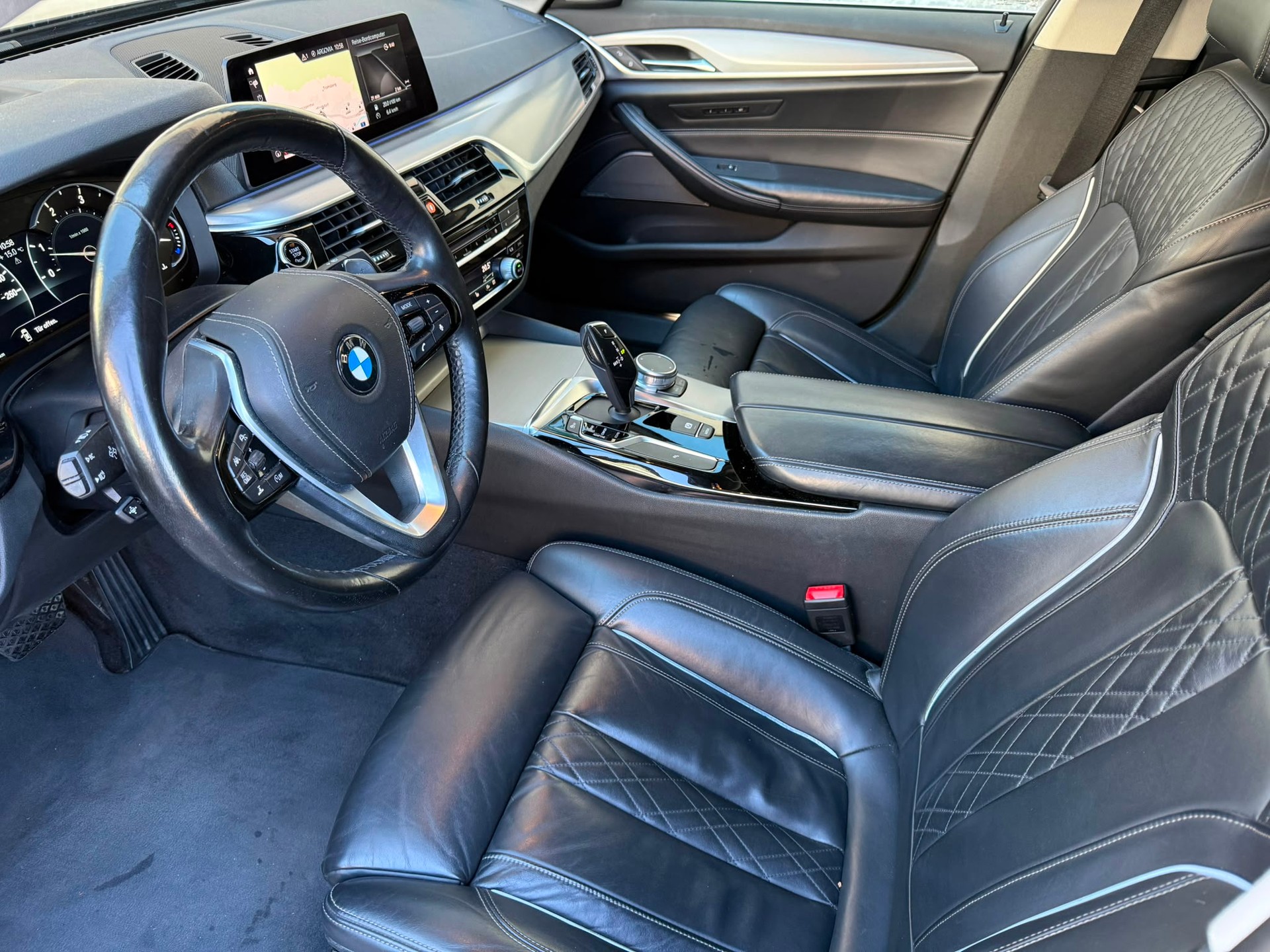 BMW 530d xDrive Touring Sport Line Steptronic-image-8
