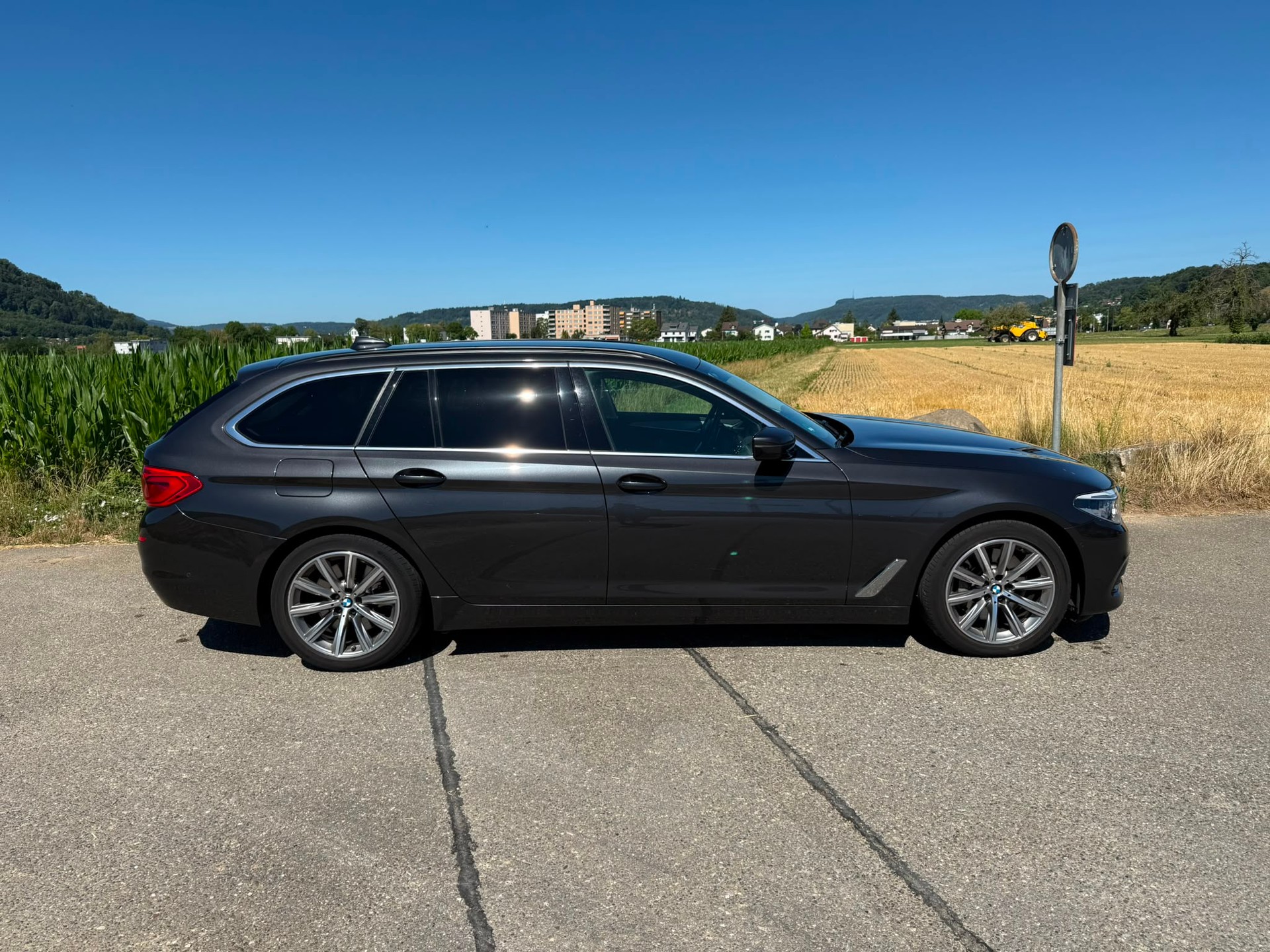 BMW 530d xDrive Touring Sport Line Steptronic-image-5