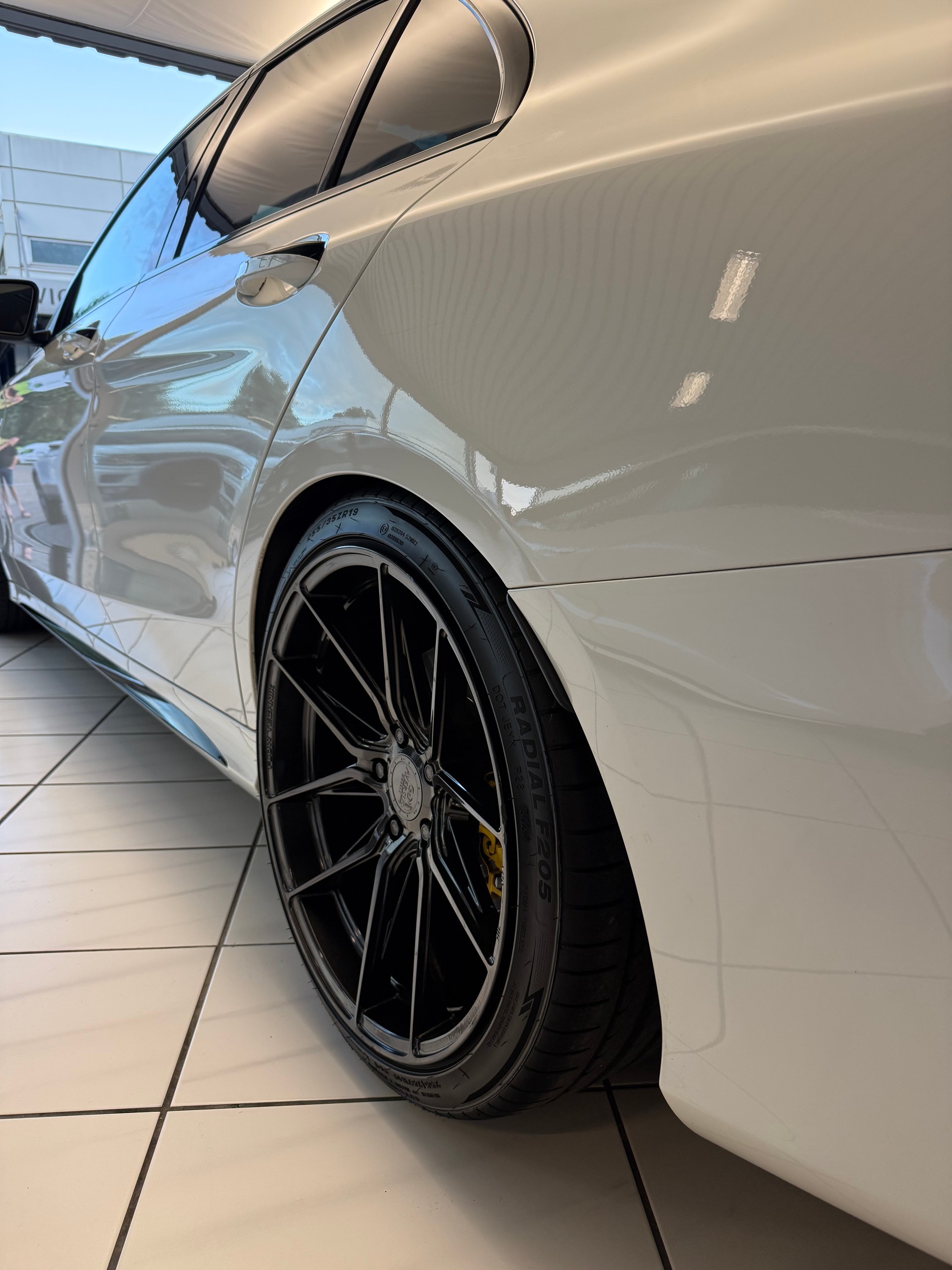 MERCEDES-BENZ C 200 Swiss Star AMG Line 4Matic 9G-Tronic-image-22