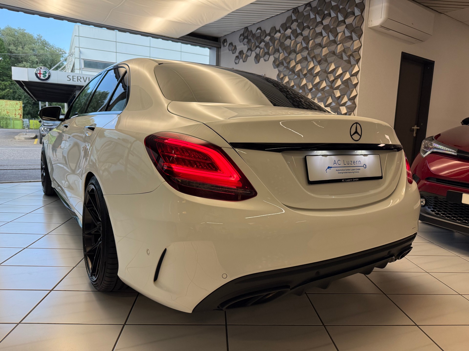 MERCEDES-BENZ C 200 Swiss Star AMG Line 4Matic 9G-Tronic-image-1