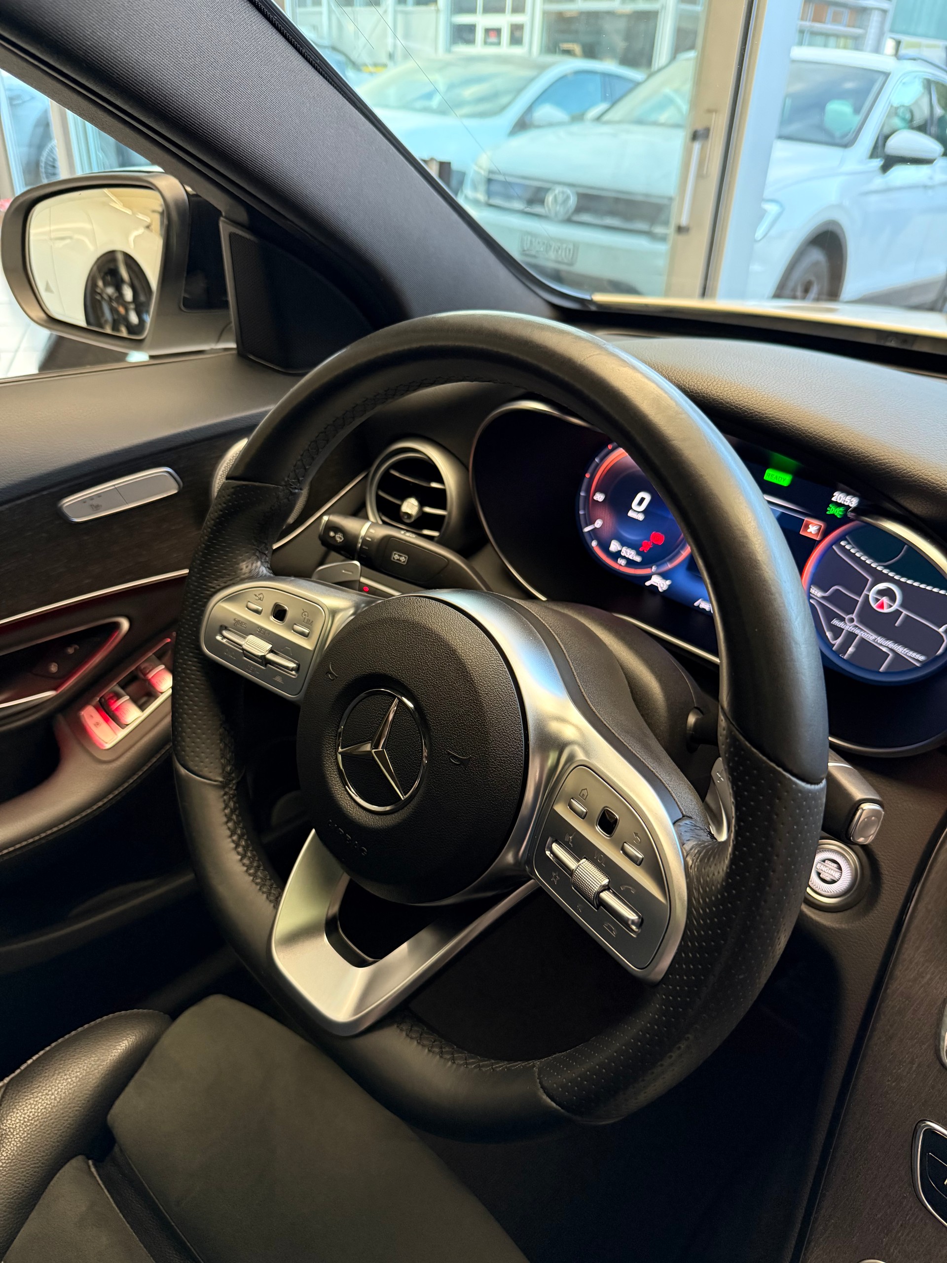 MERCEDES-BENZ C 200 Swiss Star AMG Line 4Matic 9G-Tronic-image-14