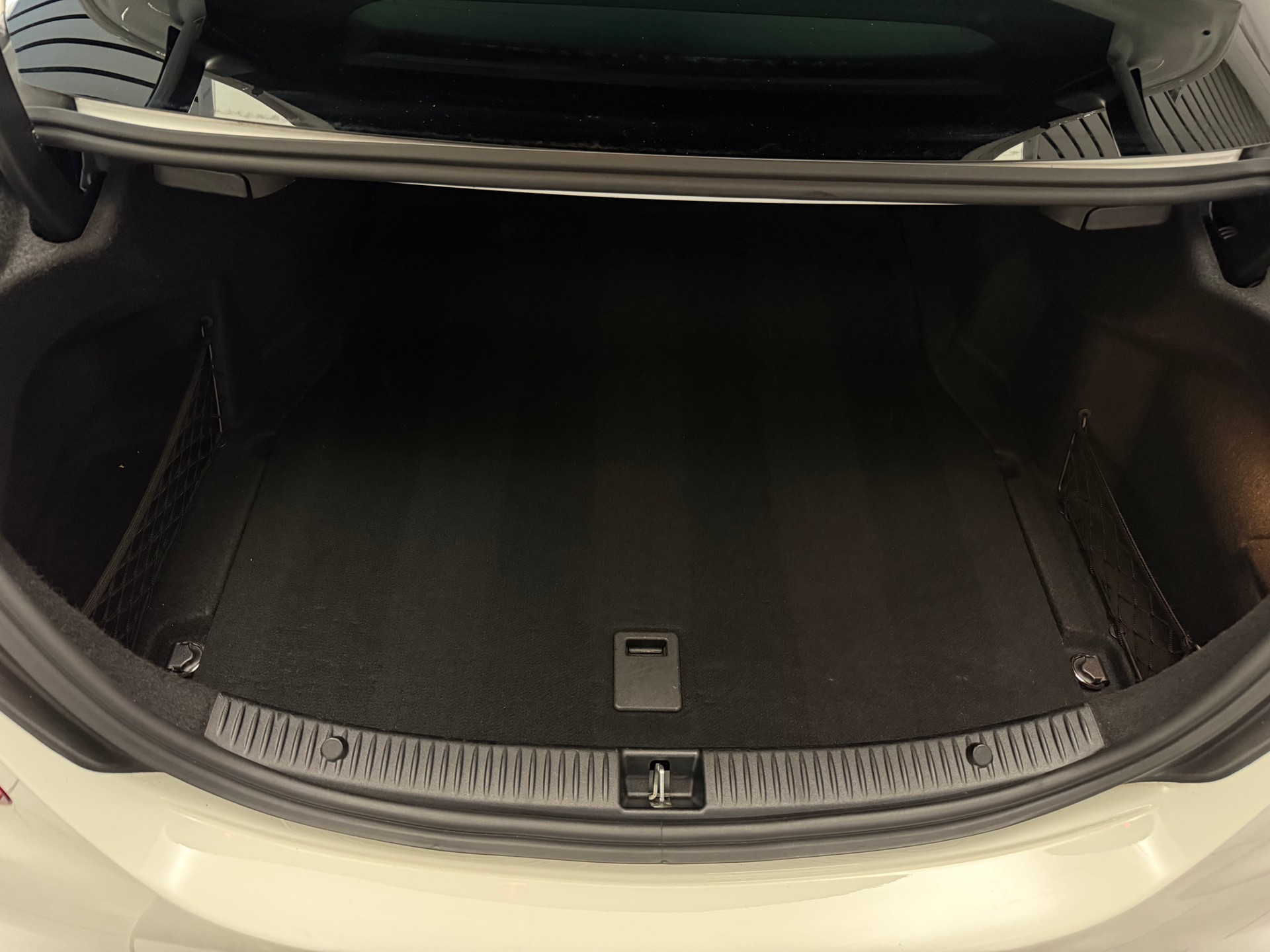 MERCEDES-BENZ C 200 Swiss Star AMG Line 4Matic 9G-Tronic-image-9