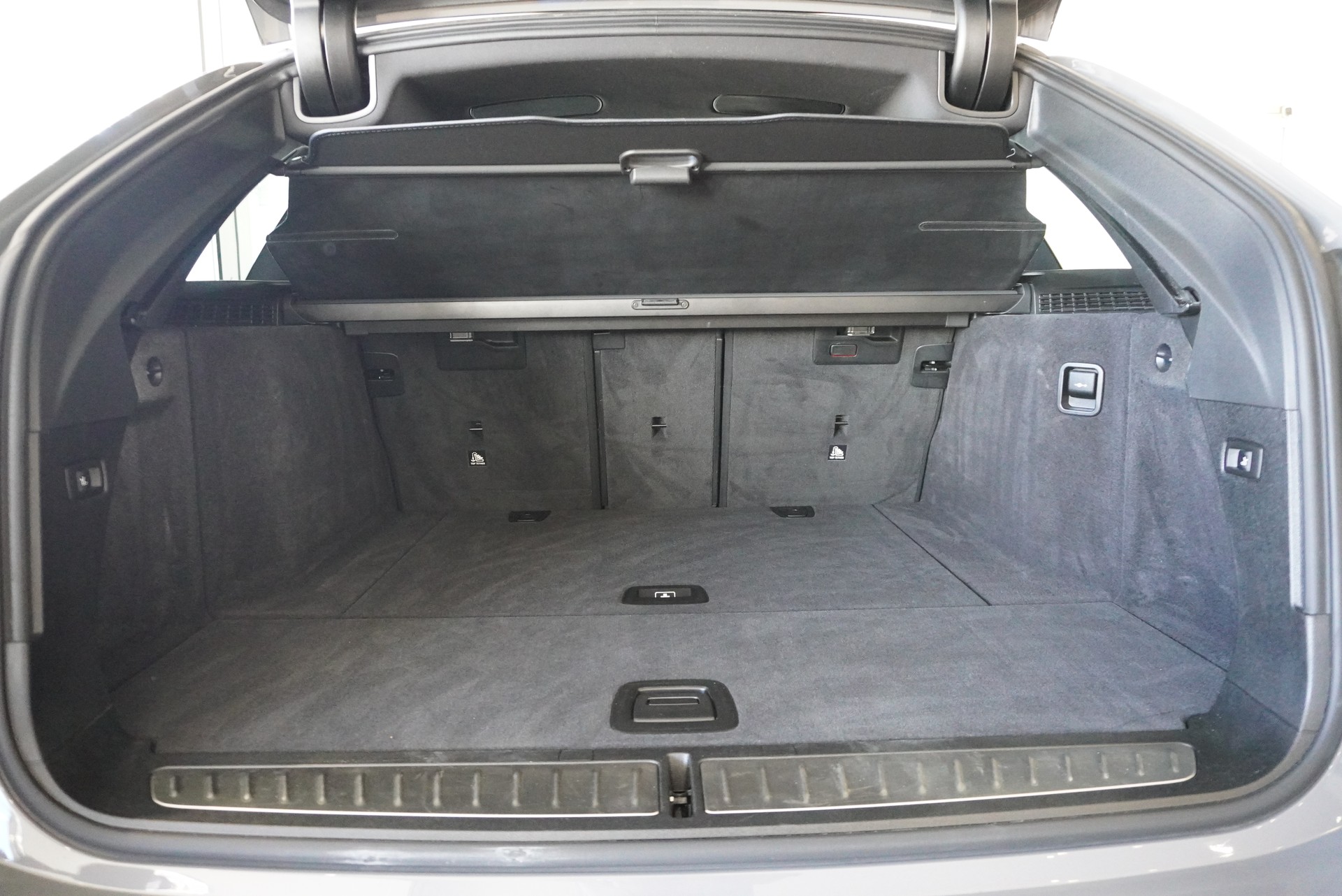 BMW 540d xDrive 48V Touring M Sport Steptronic-image-16