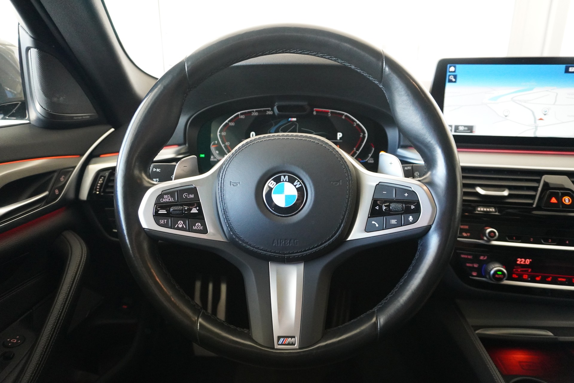 BMW 540d xDrive 48V Touring M Sport Steptronic-image-10