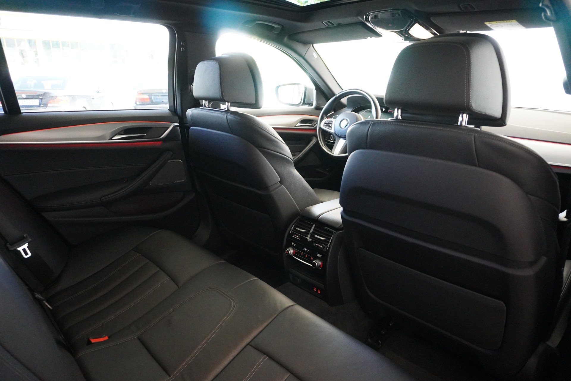 BMW 540d xDrive 48V Touring M Sport Steptronic-image-15