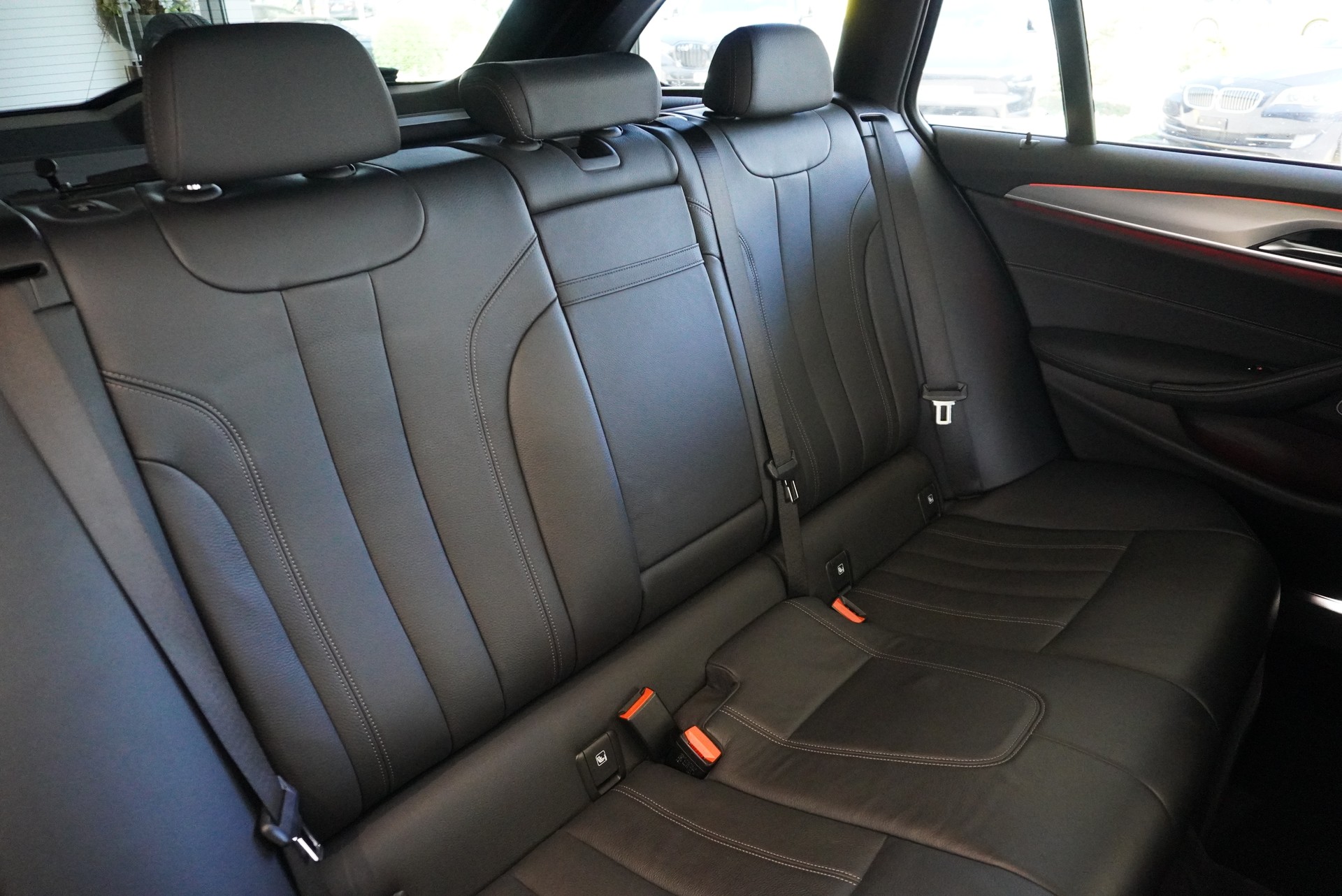 BMW 540d xDrive 48V Touring M Sport Steptronic-image-13