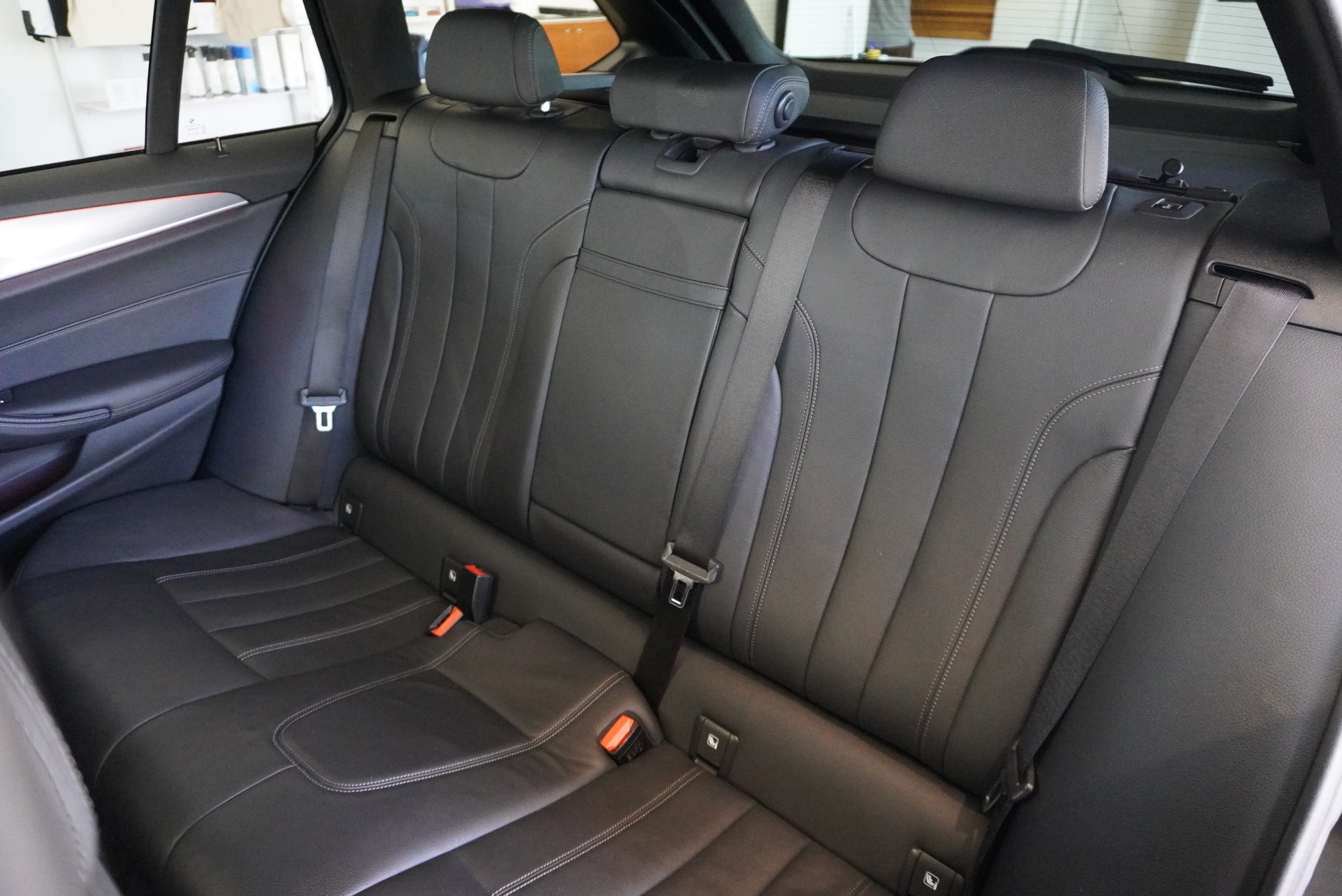 BMW 540d xDrive 48V Touring M Sport Steptronic-image-17