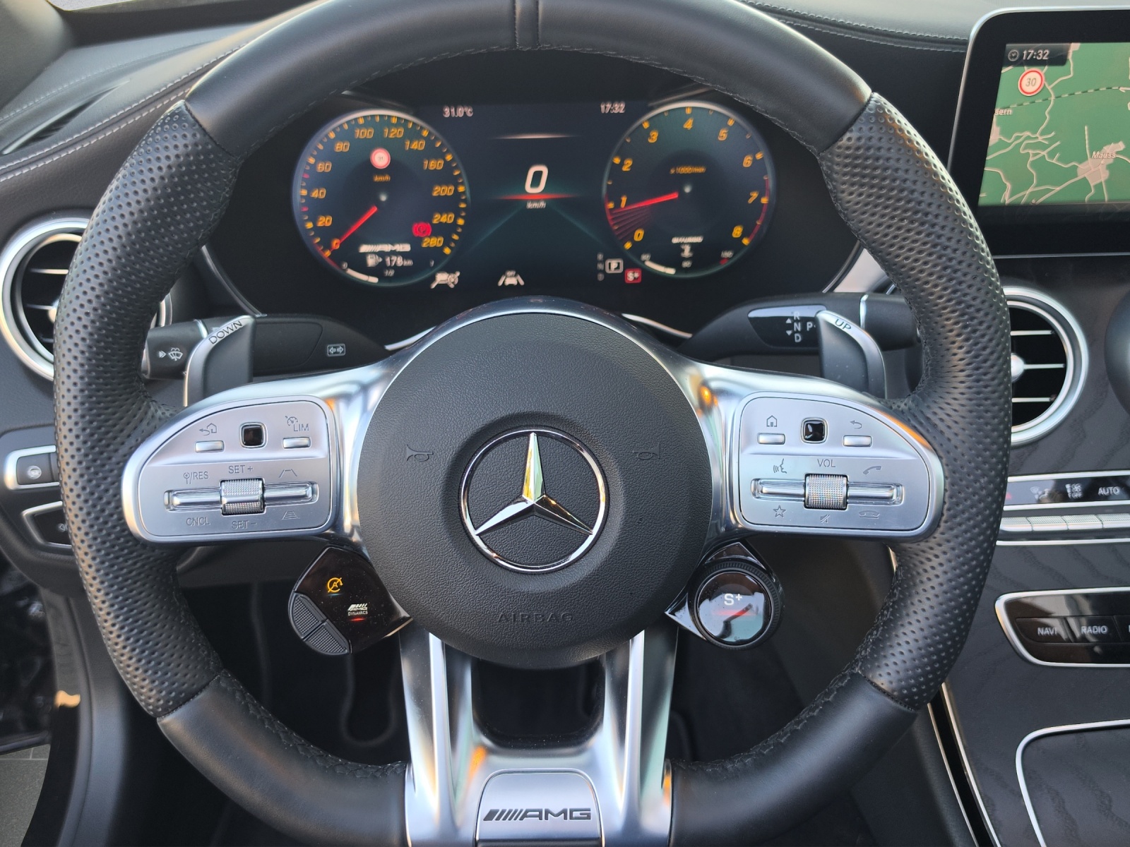 MERCEDES-BENZ C 43 Cabriolet AMG Premium + 4Matic 9G-Tronic-image-11