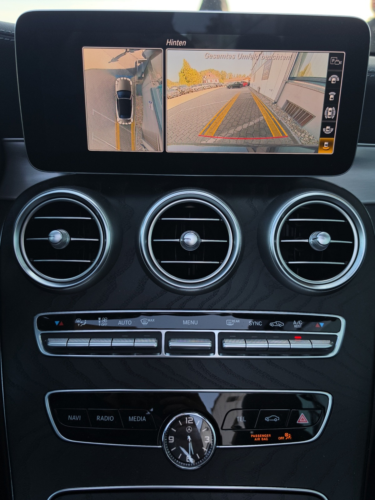MERCEDES-BENZ C 43 Cabriolet AMG Premium + 4Matic 9G-Tronic-image-12