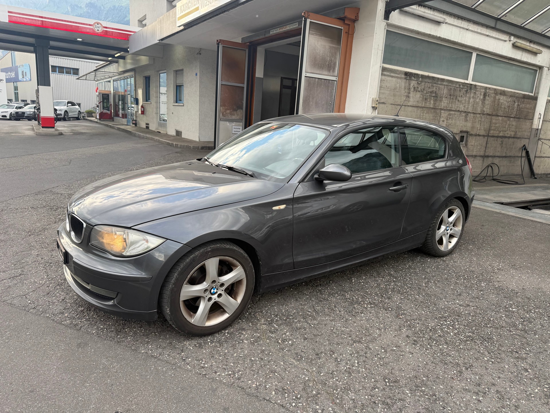 BMW 120d-image-1
