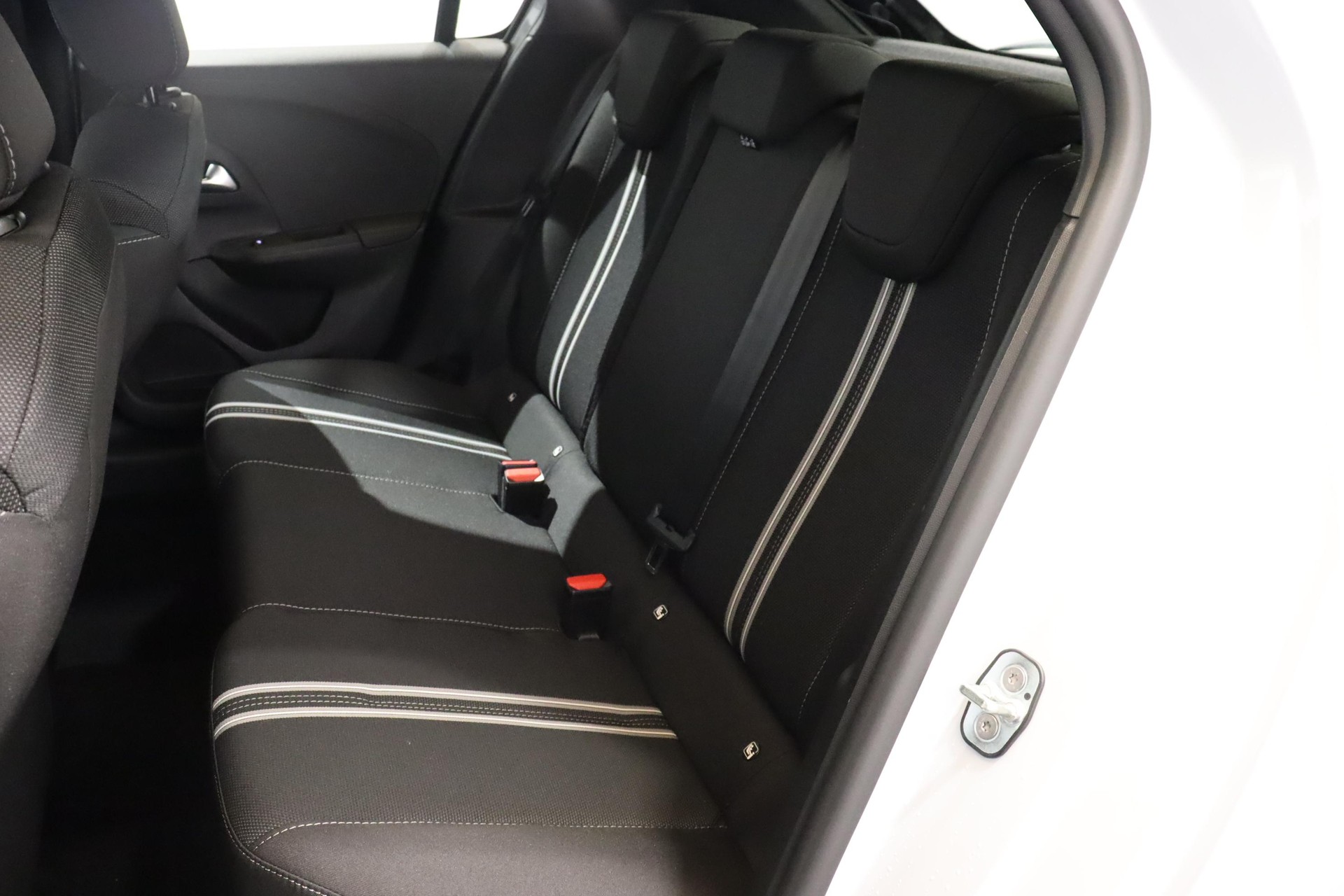 OPEL Corsa 1.2 T Hybrid Viva-image-4