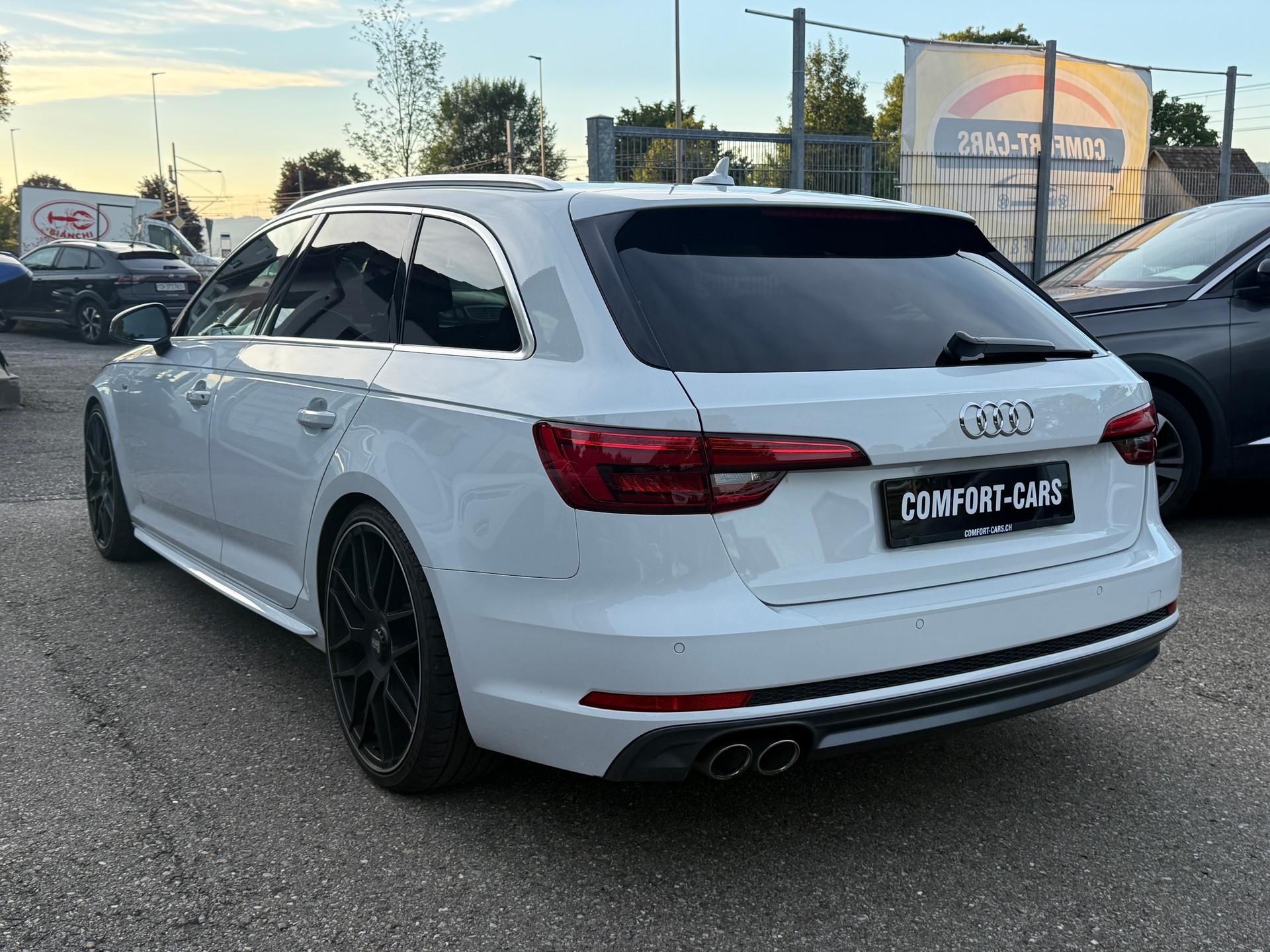 AUDI A4 Avant 2.0 TDI Sport S-tronic *KW Gewindefahrwerk*20"Räder*S-Line-image-9