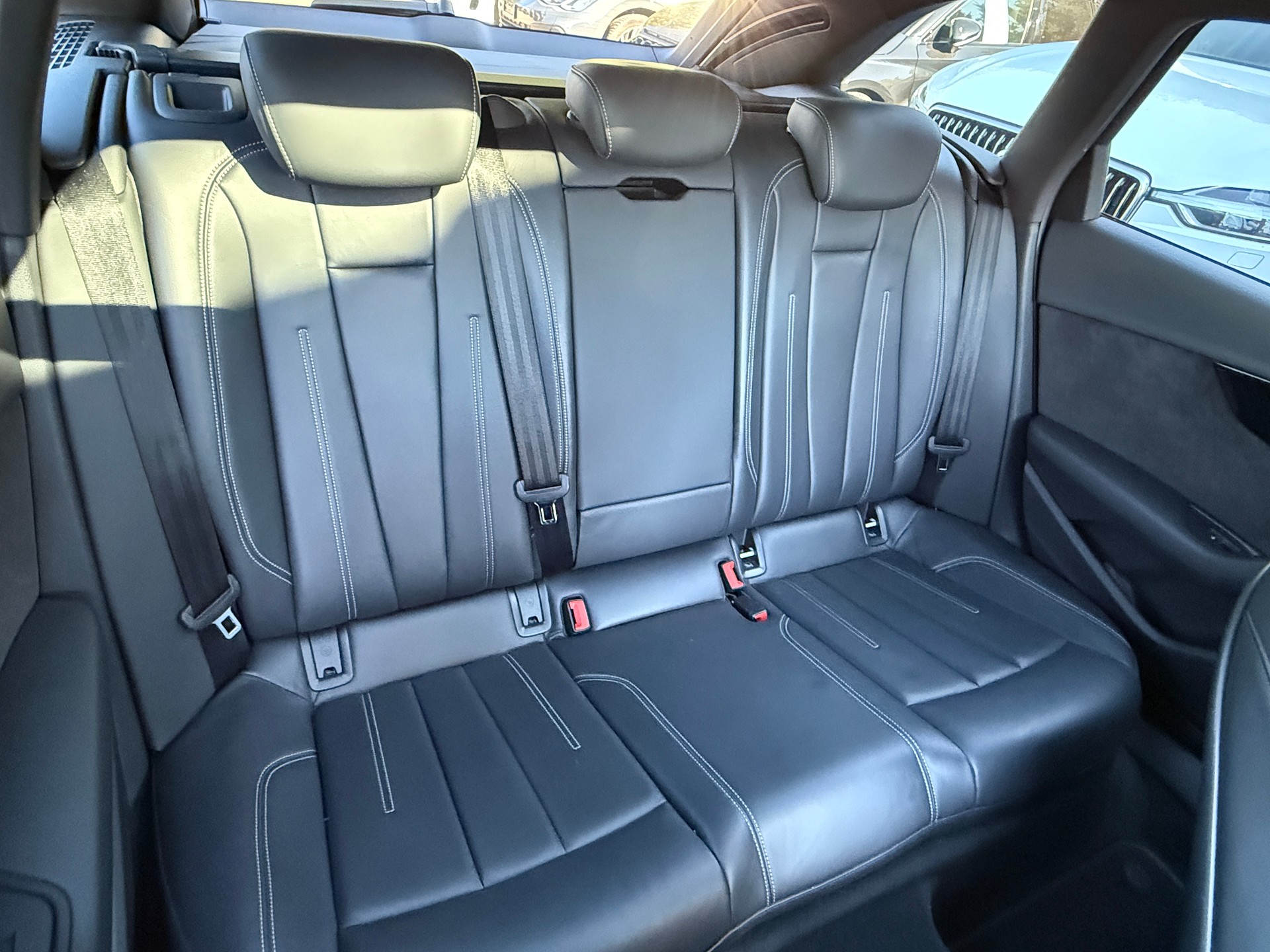 AUDI A4 Avant 2.0 TDI Sport S-tronic *KW Gewindefahrwerk*20"Räder*S-Line-image-15