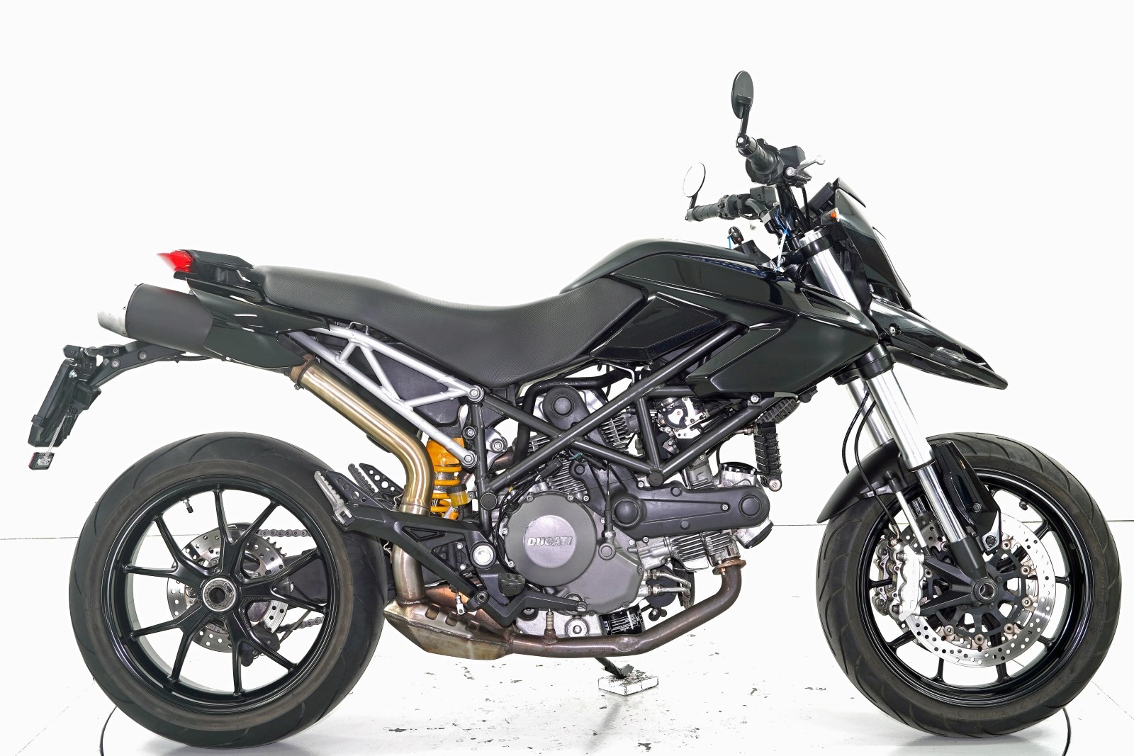 DUCATI Hypermotard 796-showroom-element-3