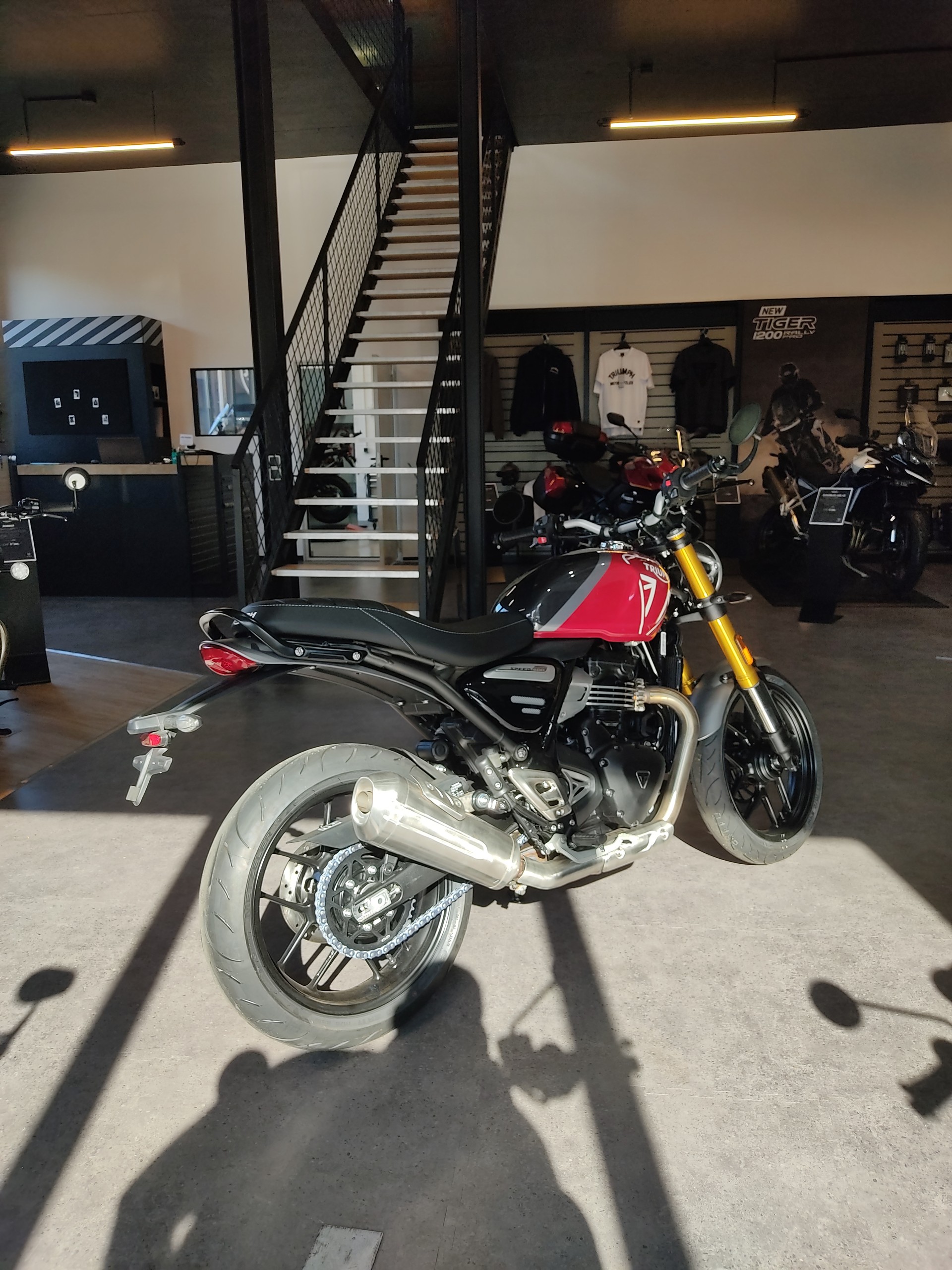 TRIUMPH Speed 400 XC-showroom-element-2