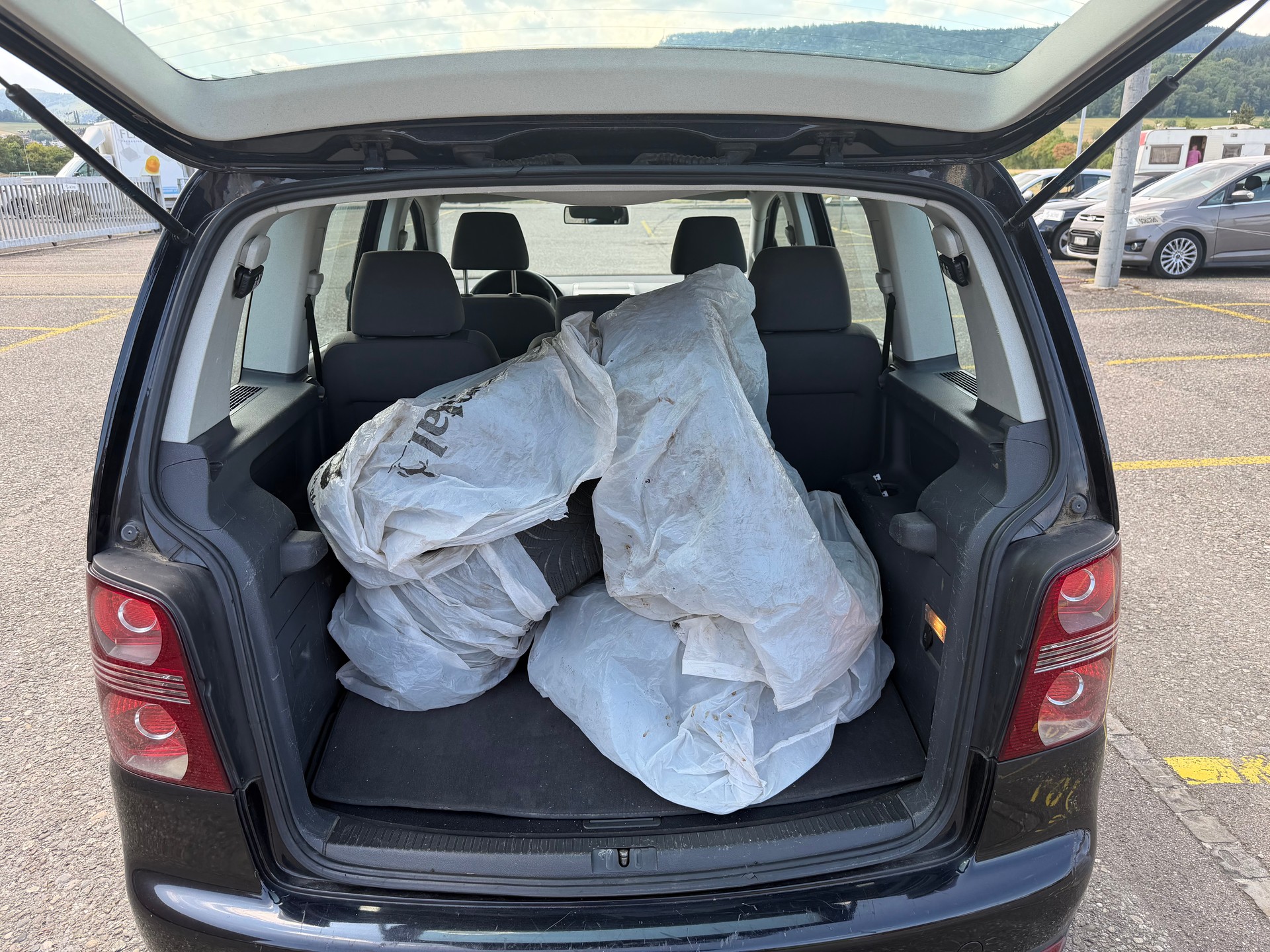 VW Touran 1.9 TDI Trendline-image-5