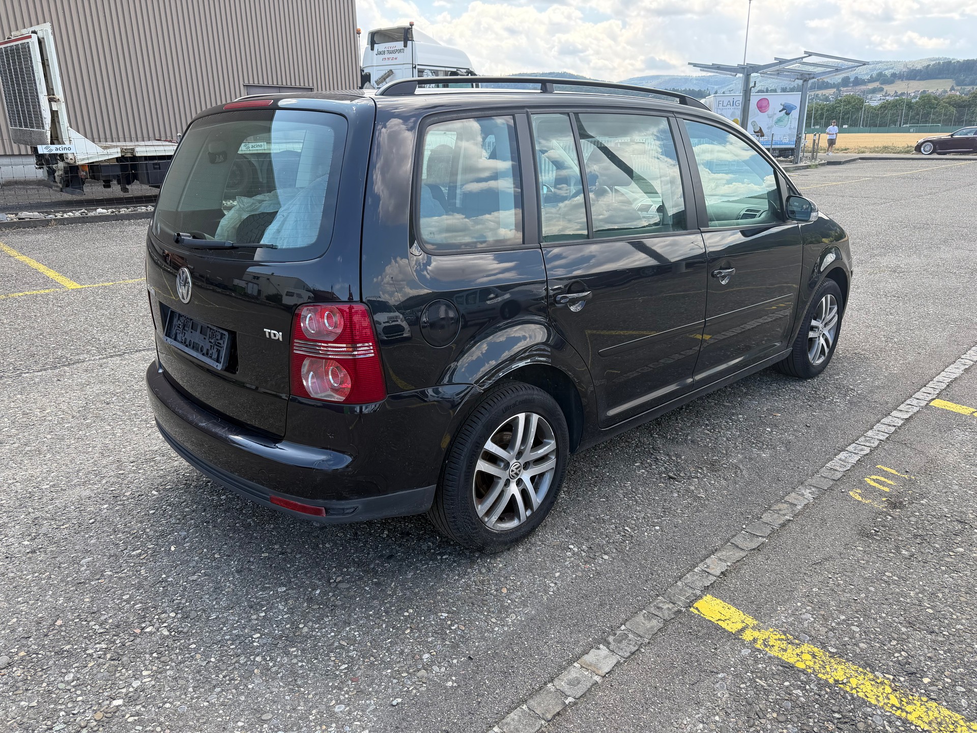 VW Touran 1.9 TDI Trendline-image-4