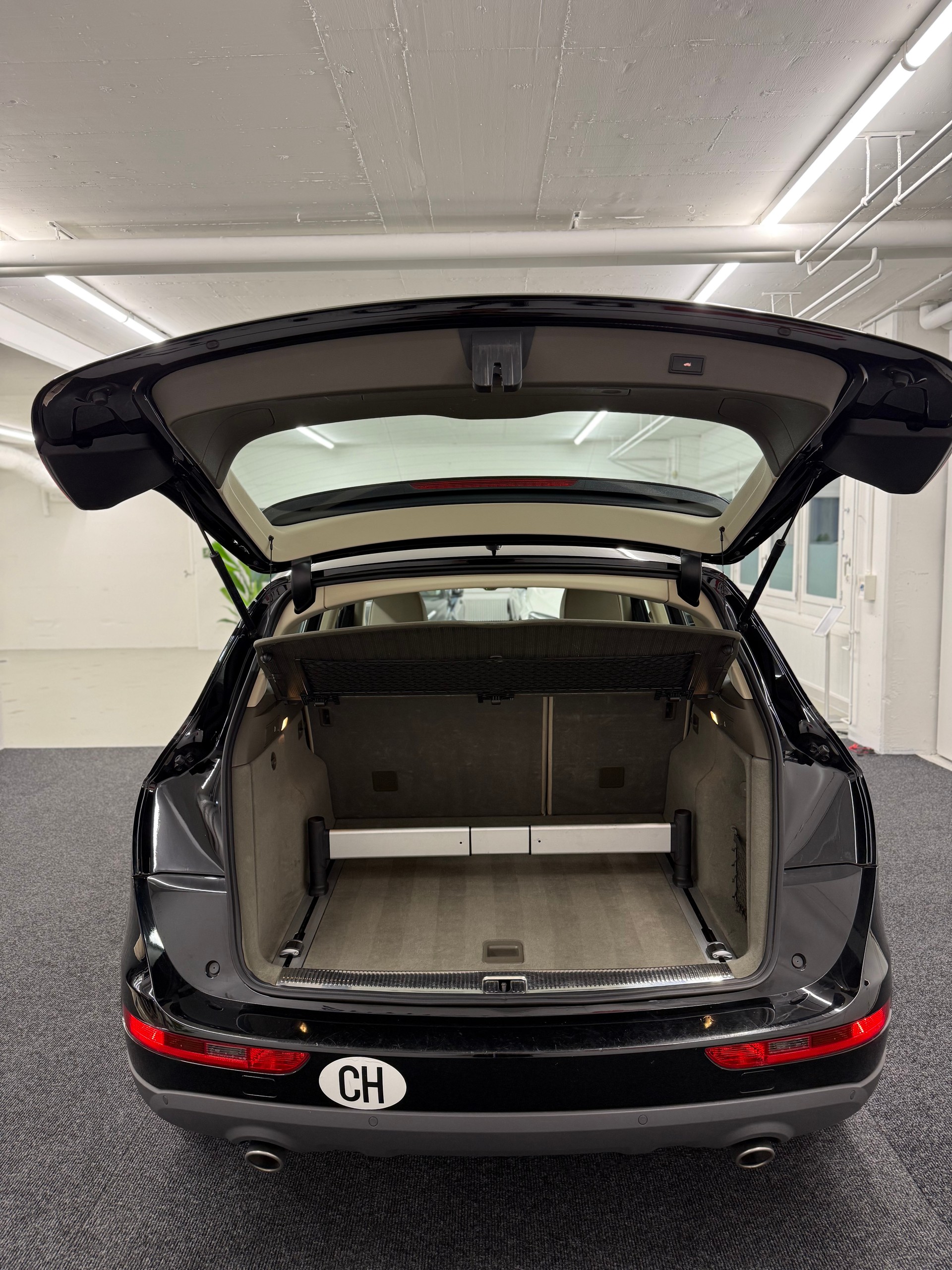 AUDI Q5 3.0 TDI quattro S-tronic-image-5