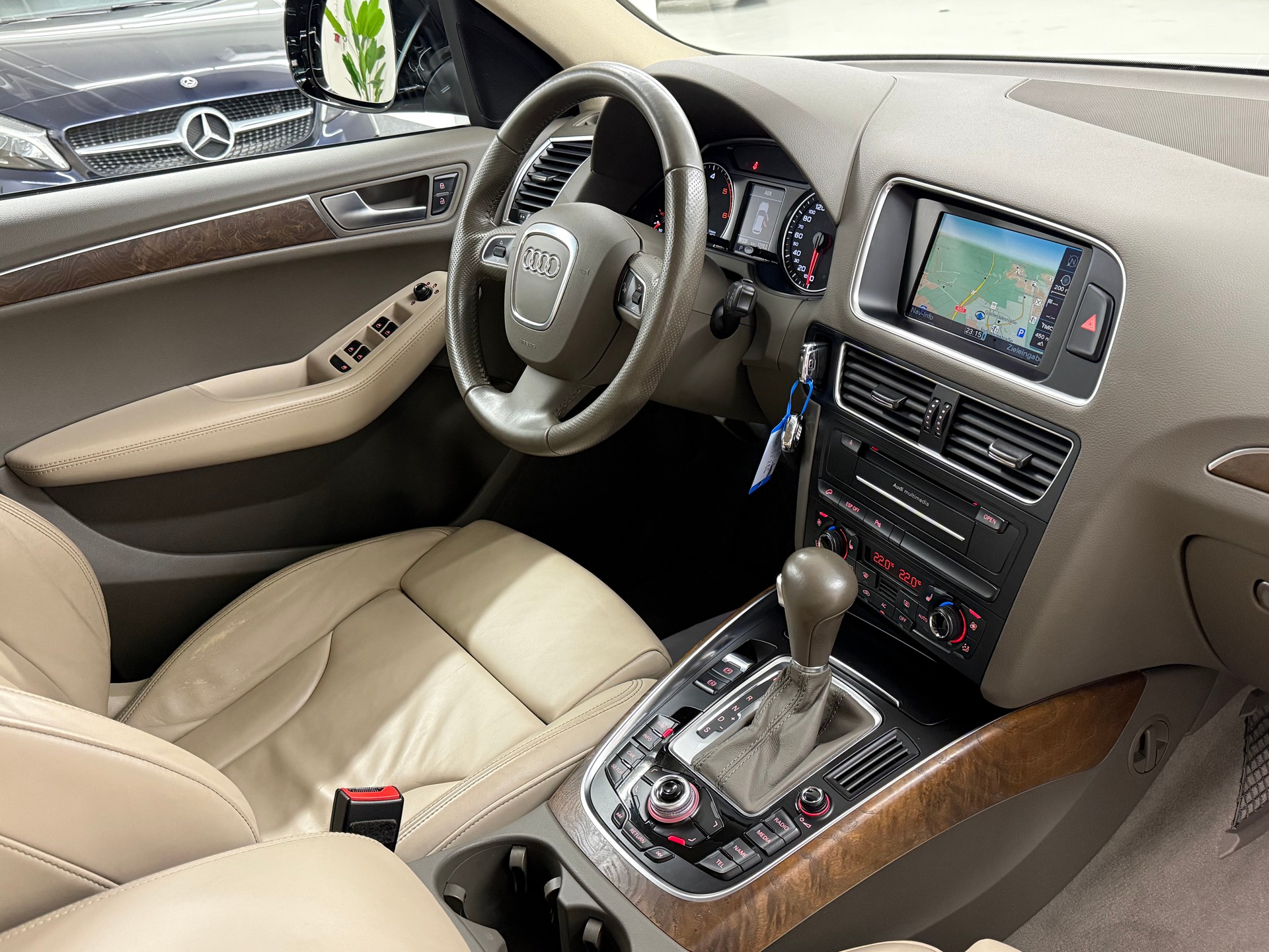 AUDI Q5 3.0 TDI quattro S-tronic-image-14