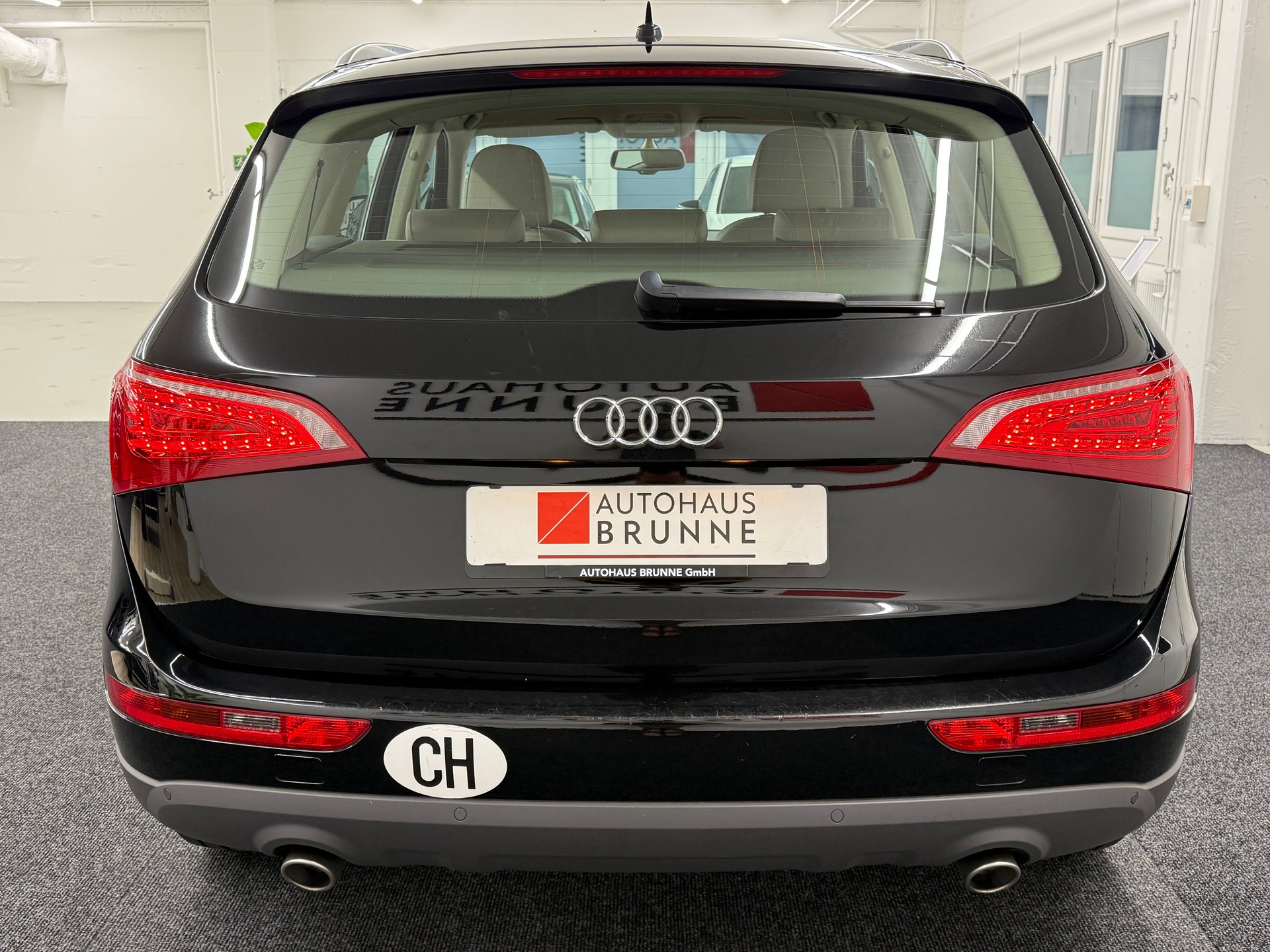AUDI Q5 3.0 TDI quattro S-tronic-image-4