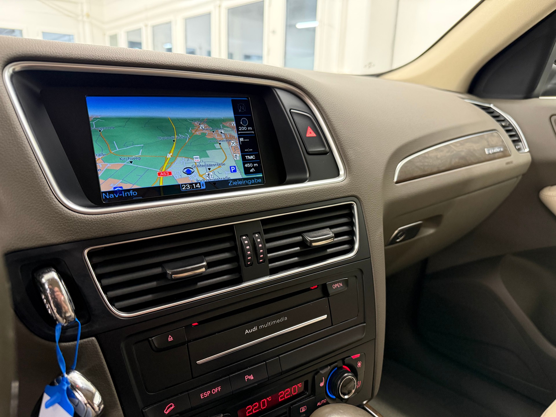 AUDI Q5 3.0 TDI quattro S-tronic-image-17