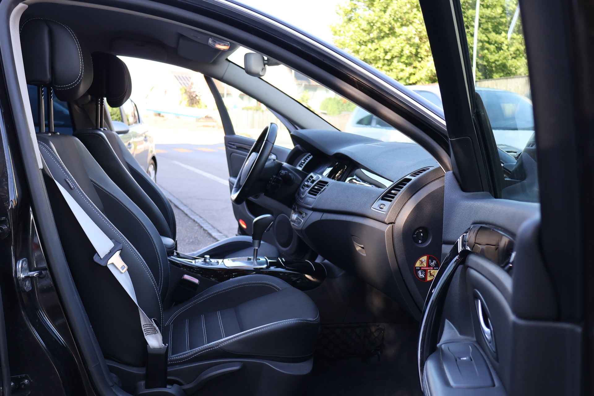 RENAULT Laguna 2.0 16V T Bose Automatic-image-11