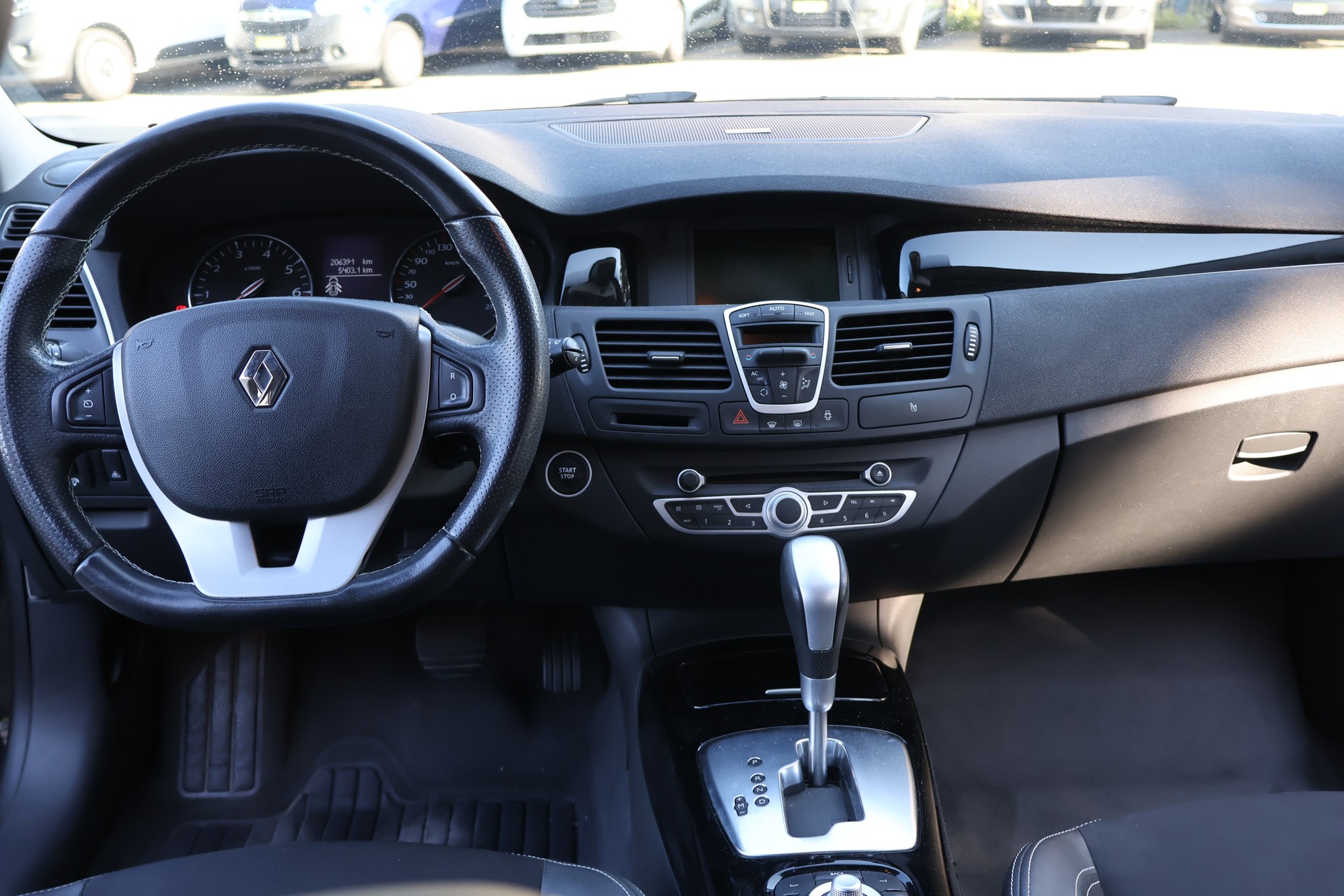 RENAULT Laguna 2.0 16V T Bose Automatic-image-9