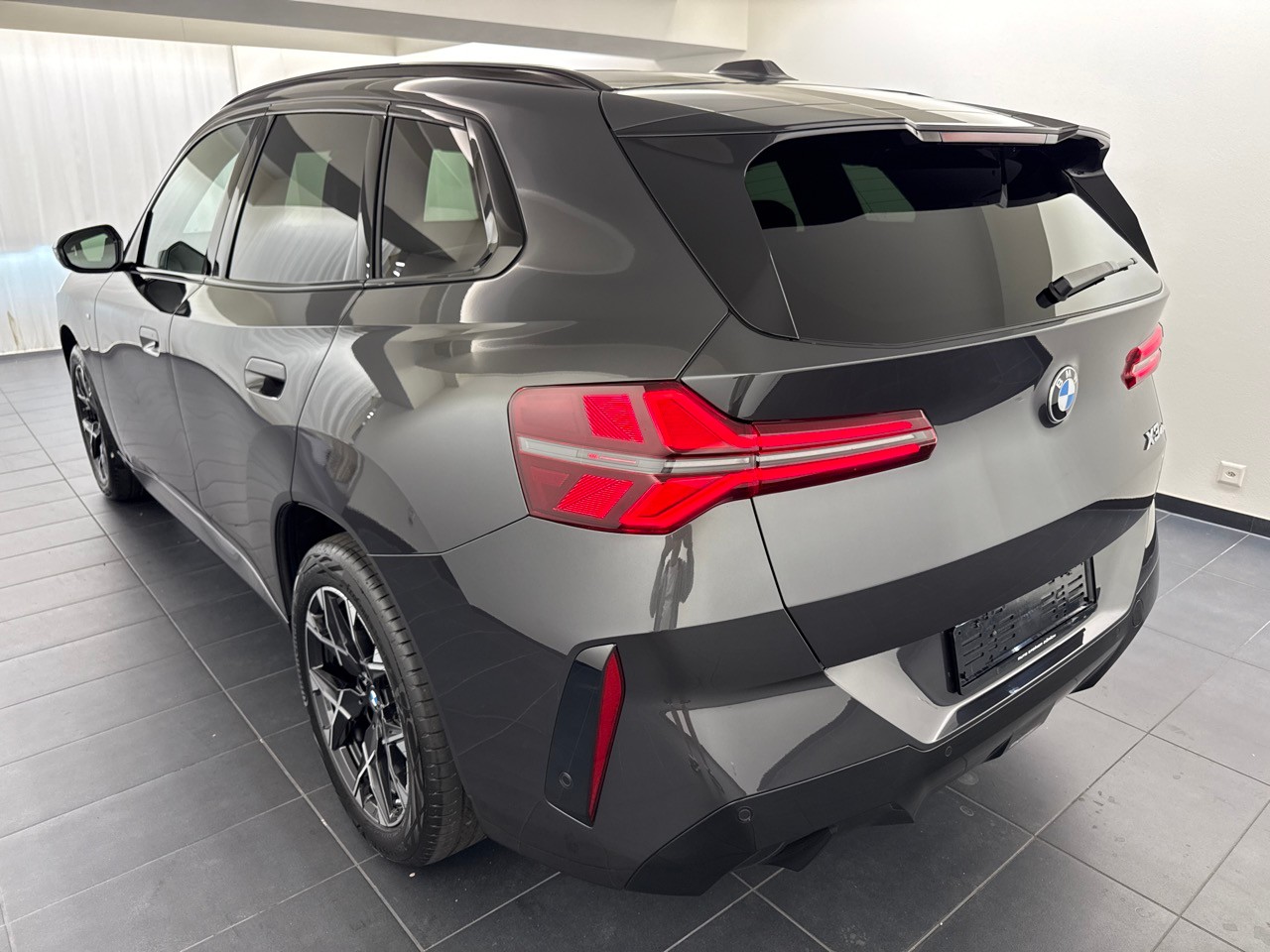 BMW X3 xDrive 48V 40d M Sport ''inkl. AHK & Standheizung''-showroom-element-1