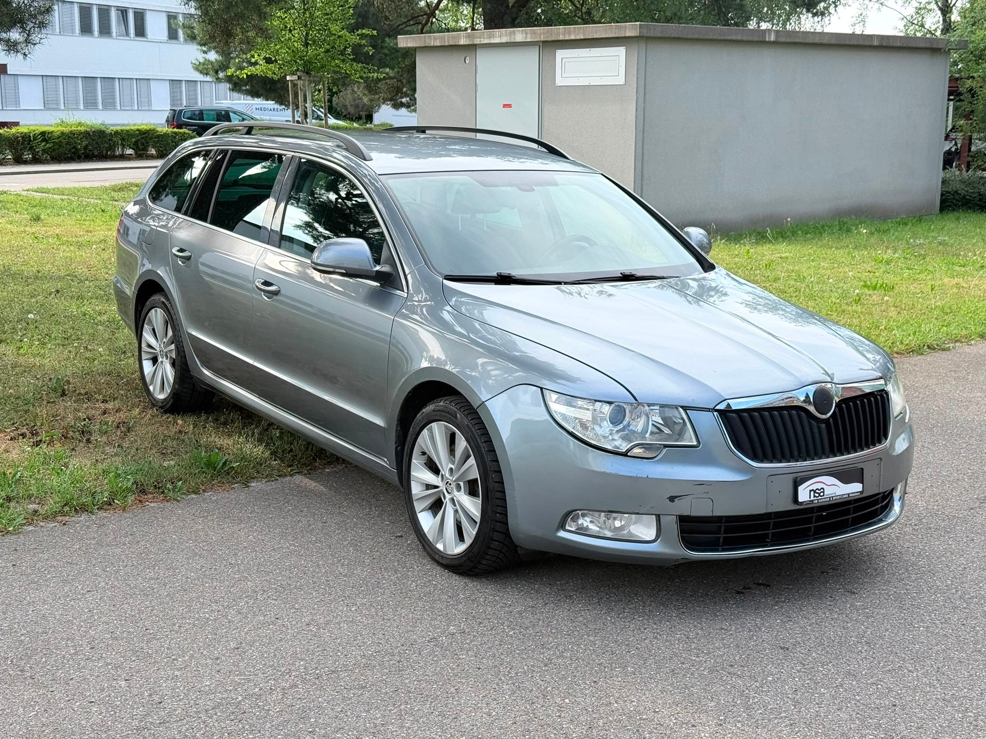 SKODA Superb Combi 2.0 TDi Comfort DSG-image-2
