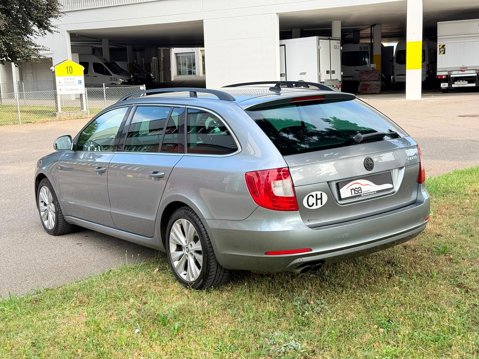 SKODA Superb Combi 2.0 TDi Comfort DSG-image-4