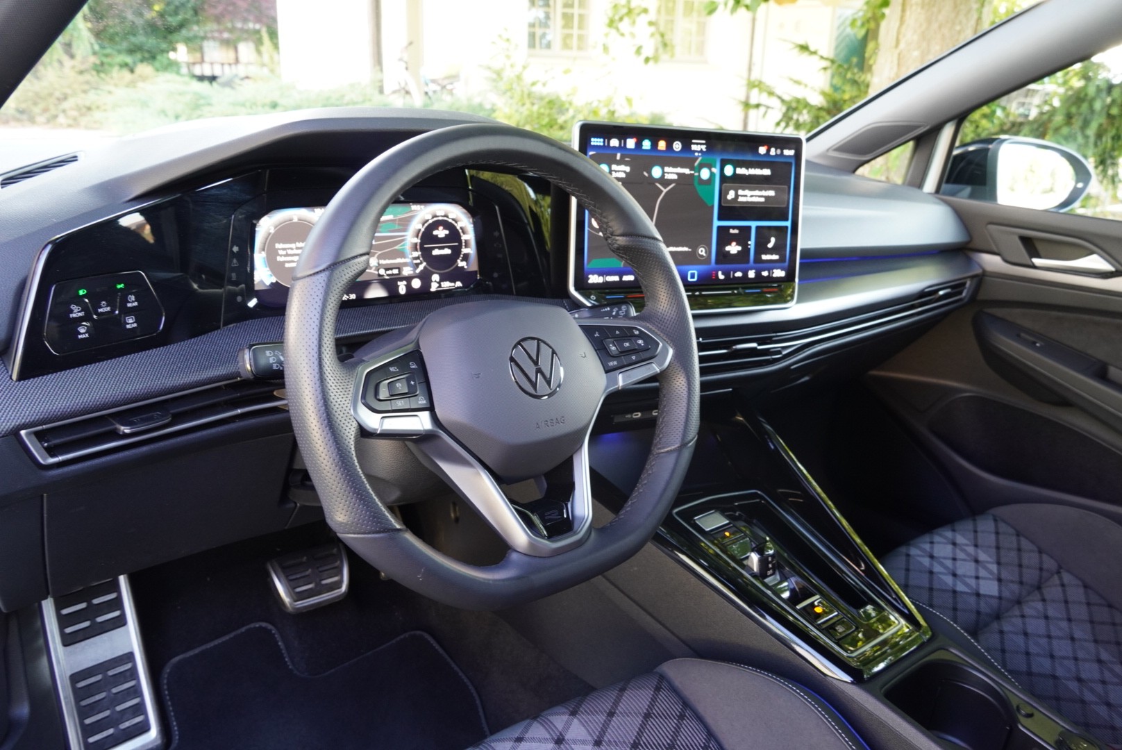 VW Golf 2.0 TDI R-Line DSG *Facelift*Werksgarantie 5 Jahre*-image-5