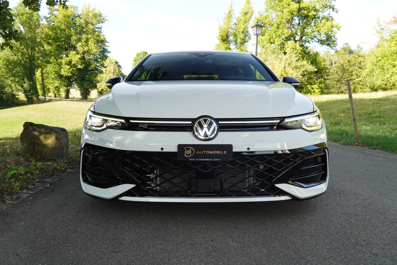 VW Golf 2.0 TDI R-Line DSG *Facelift*Werksgarantie 5 Jahre*-showroom-element-1
