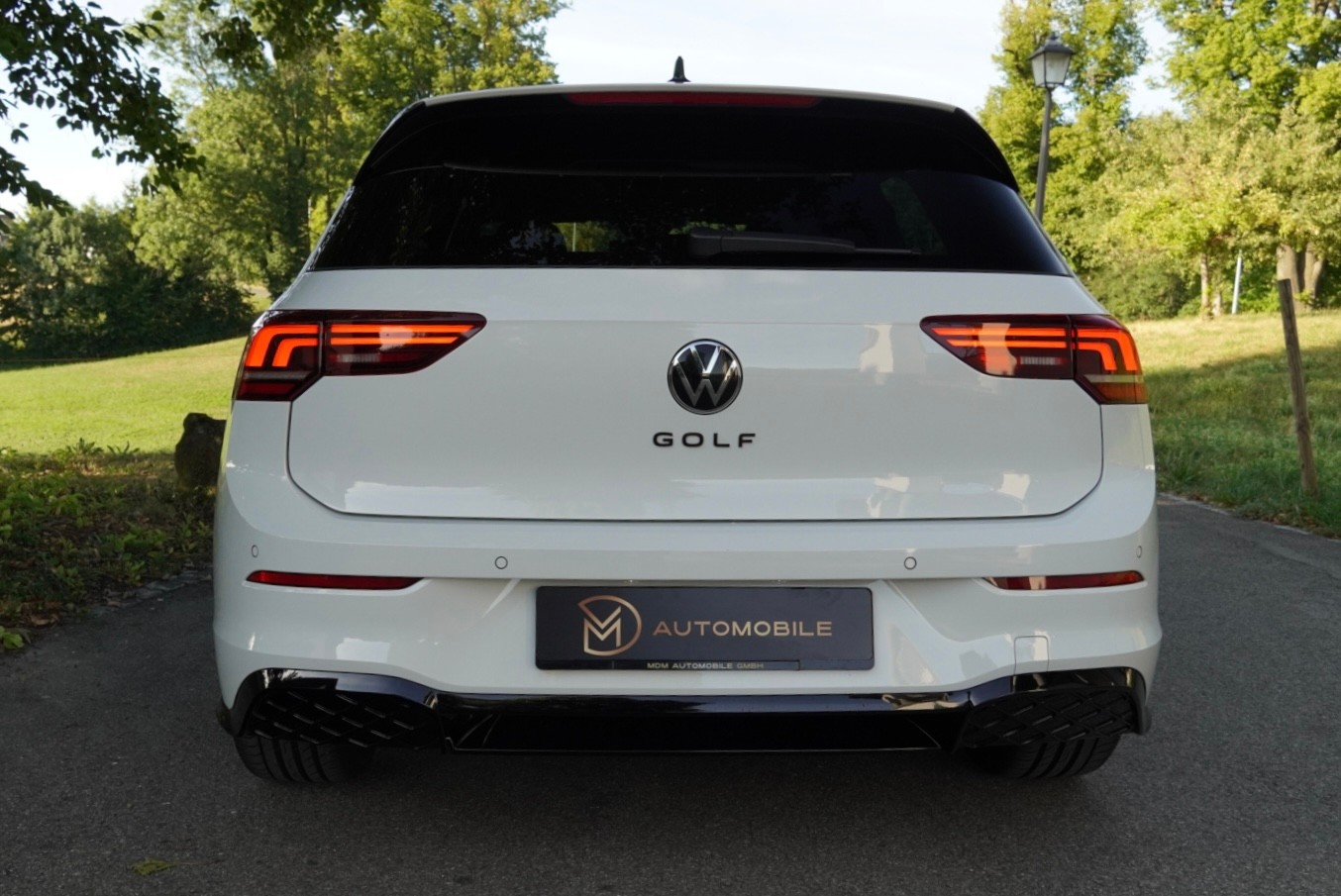 VW Golf 2.0 TDI R-Line DSG *Facelift*Werksgarantie 5 Jahre*-image-4
