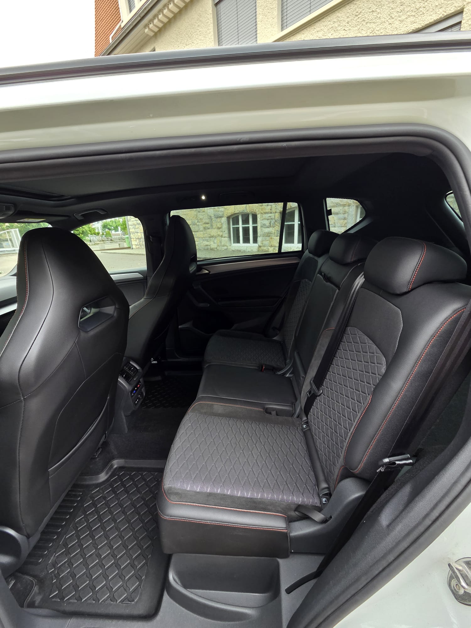 SEAT 2.0 TSI Hola FR 4Drive DSG-image-3