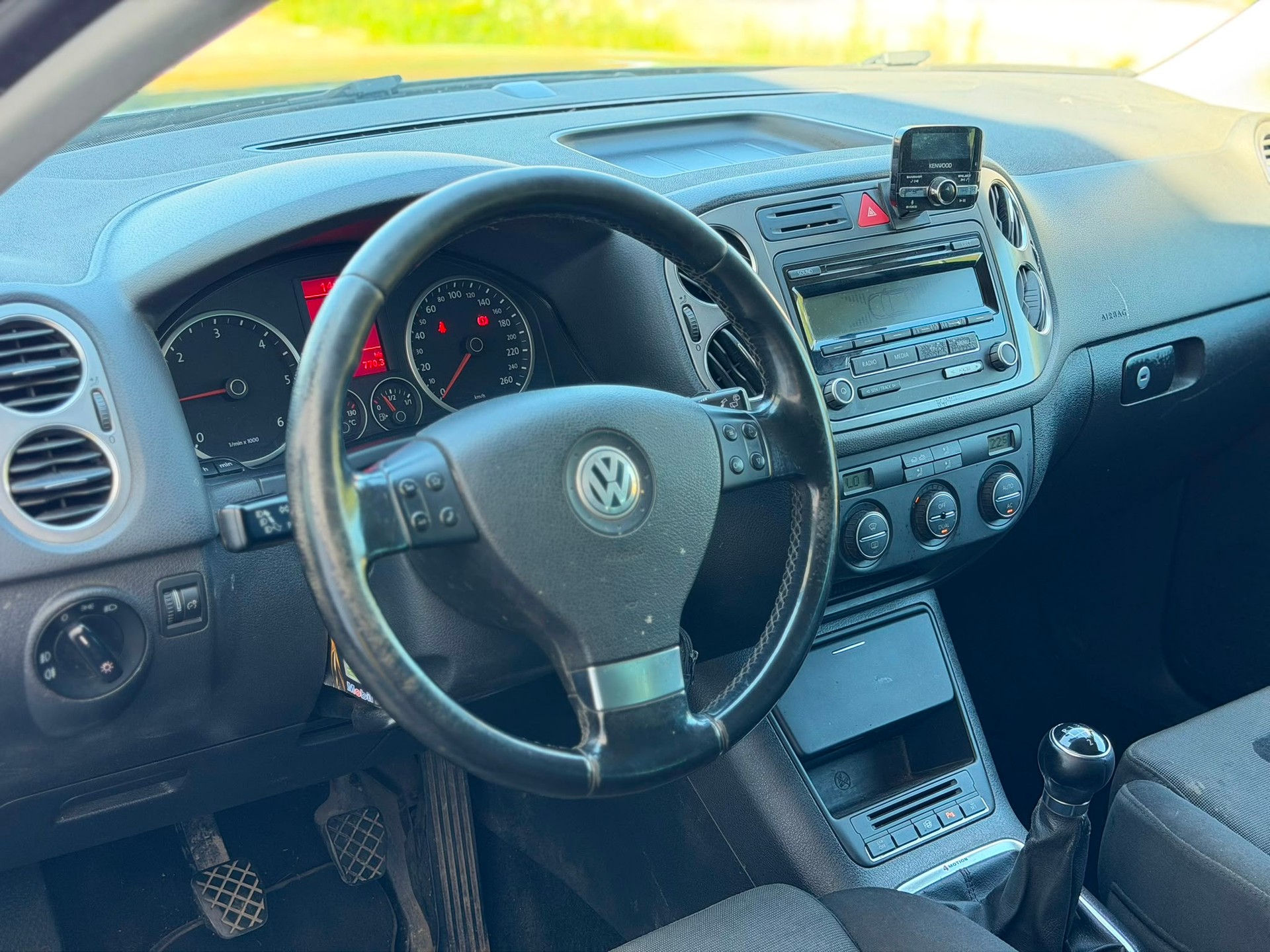 VW Tiguan 2.0 TDI Sport&Style-image-8