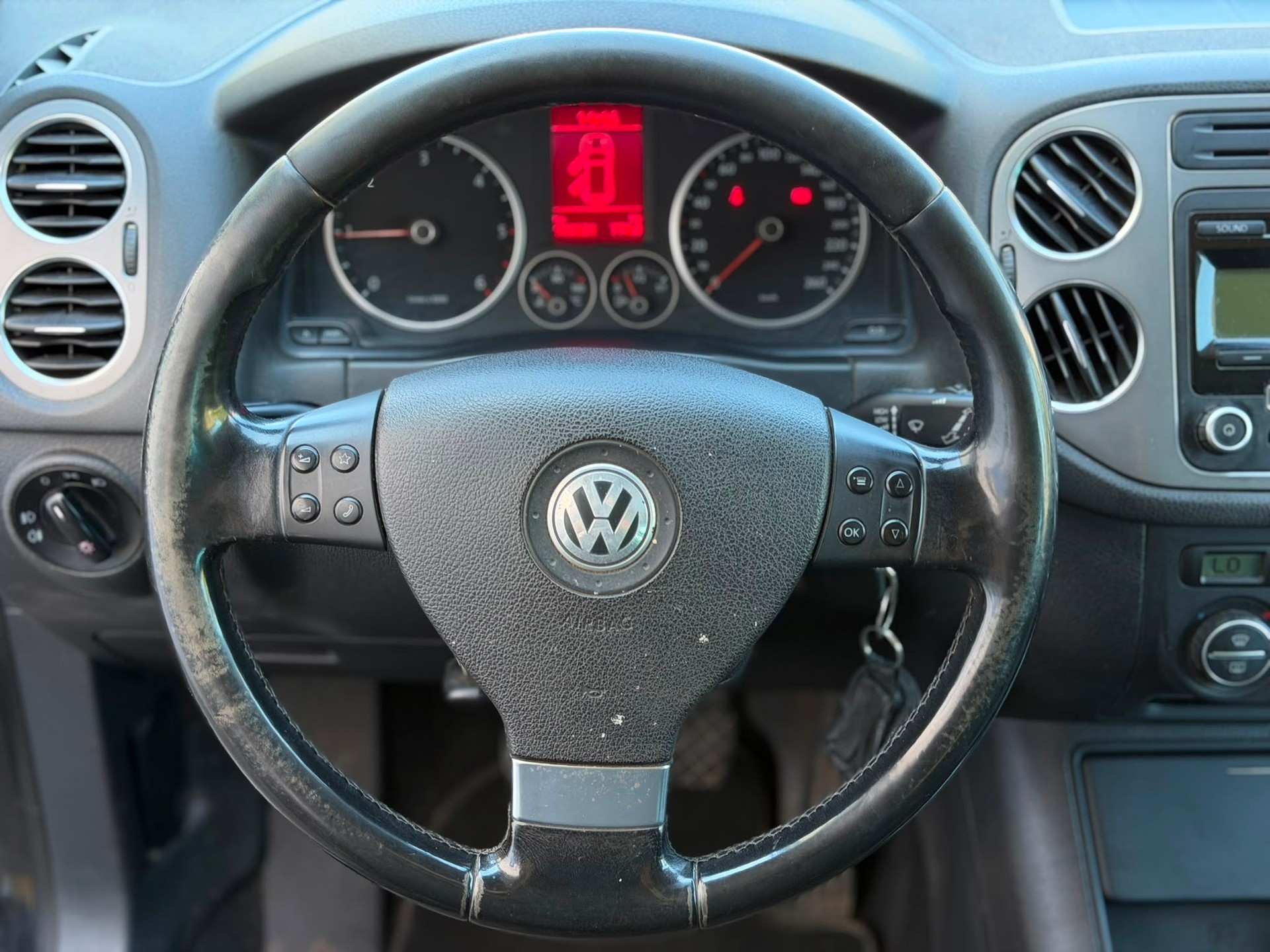 VW Tiguan 2.0 TDI Sport&Style-image-9