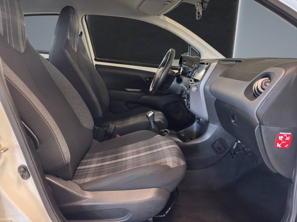PEUGEOT 108 1.0 VTi Active-image-10