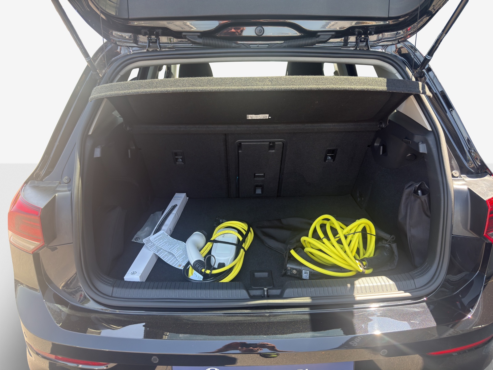 VW Golf 1.4 TSI PHEV Style-image-13